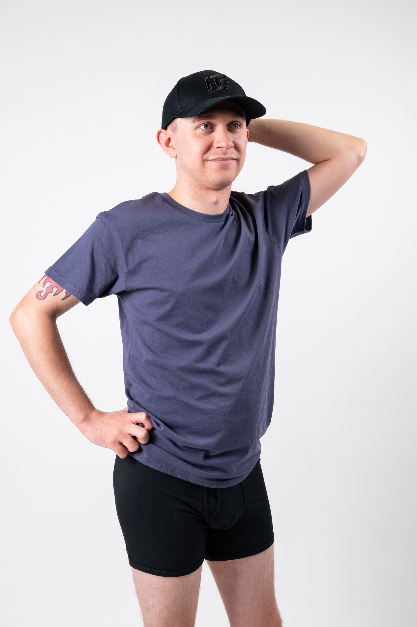 Model: Mitchell, Size: Medium, Height: 5’7”/170cm