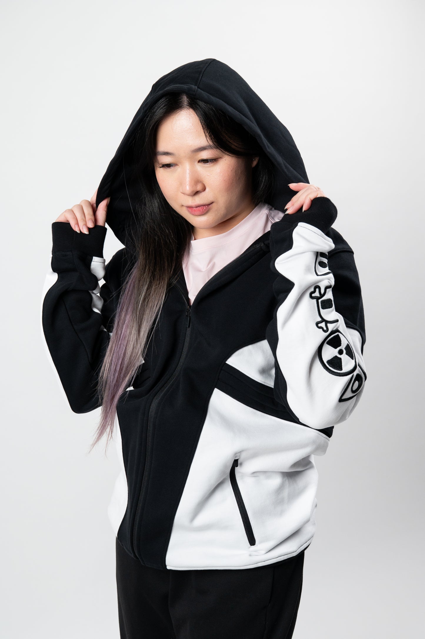 Model: Nicole Y, Size: Small, Height: 5’1”/155cm