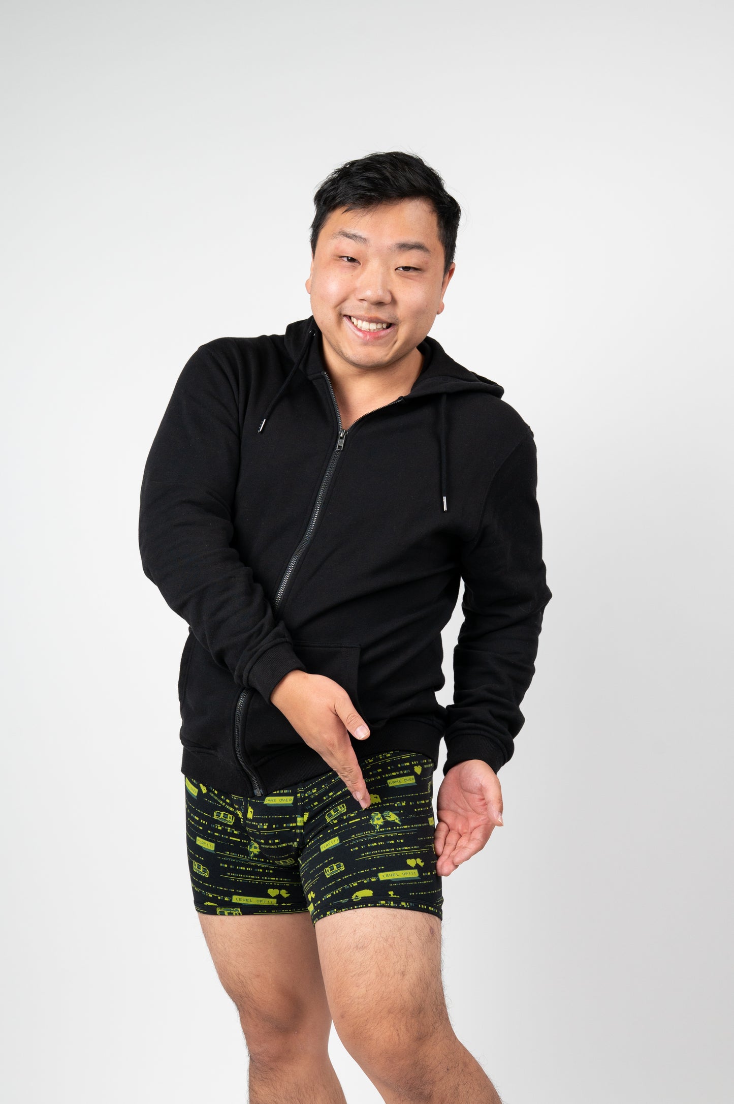 Model: Sammy, Size: Large, Height: 5’7”/170cm