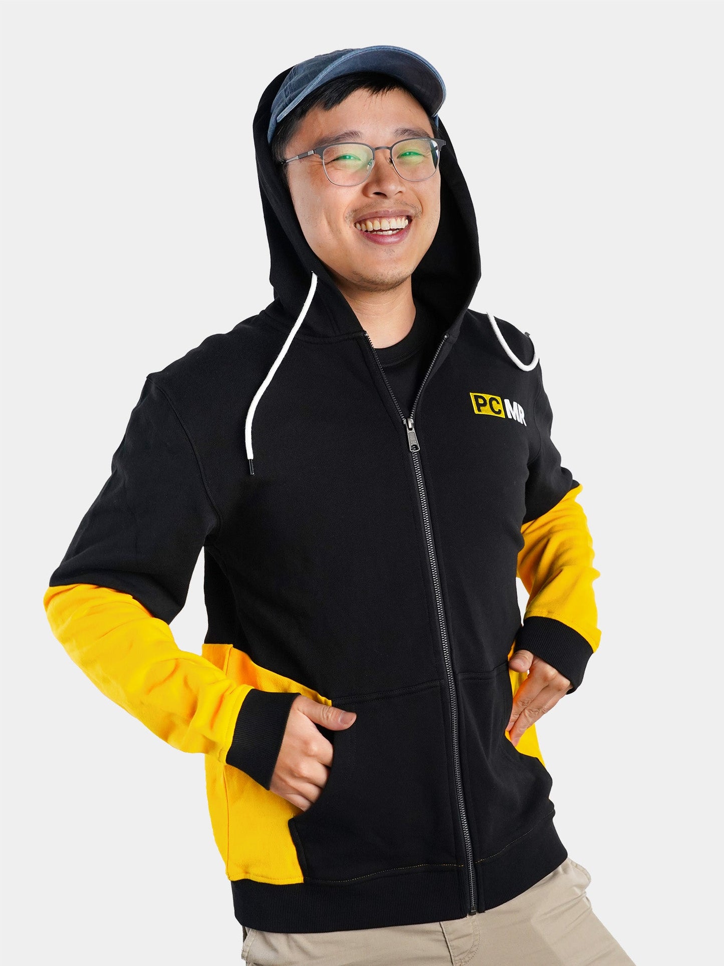 Model: Dennis, Size: Medium, Height: 5’7”/170cm