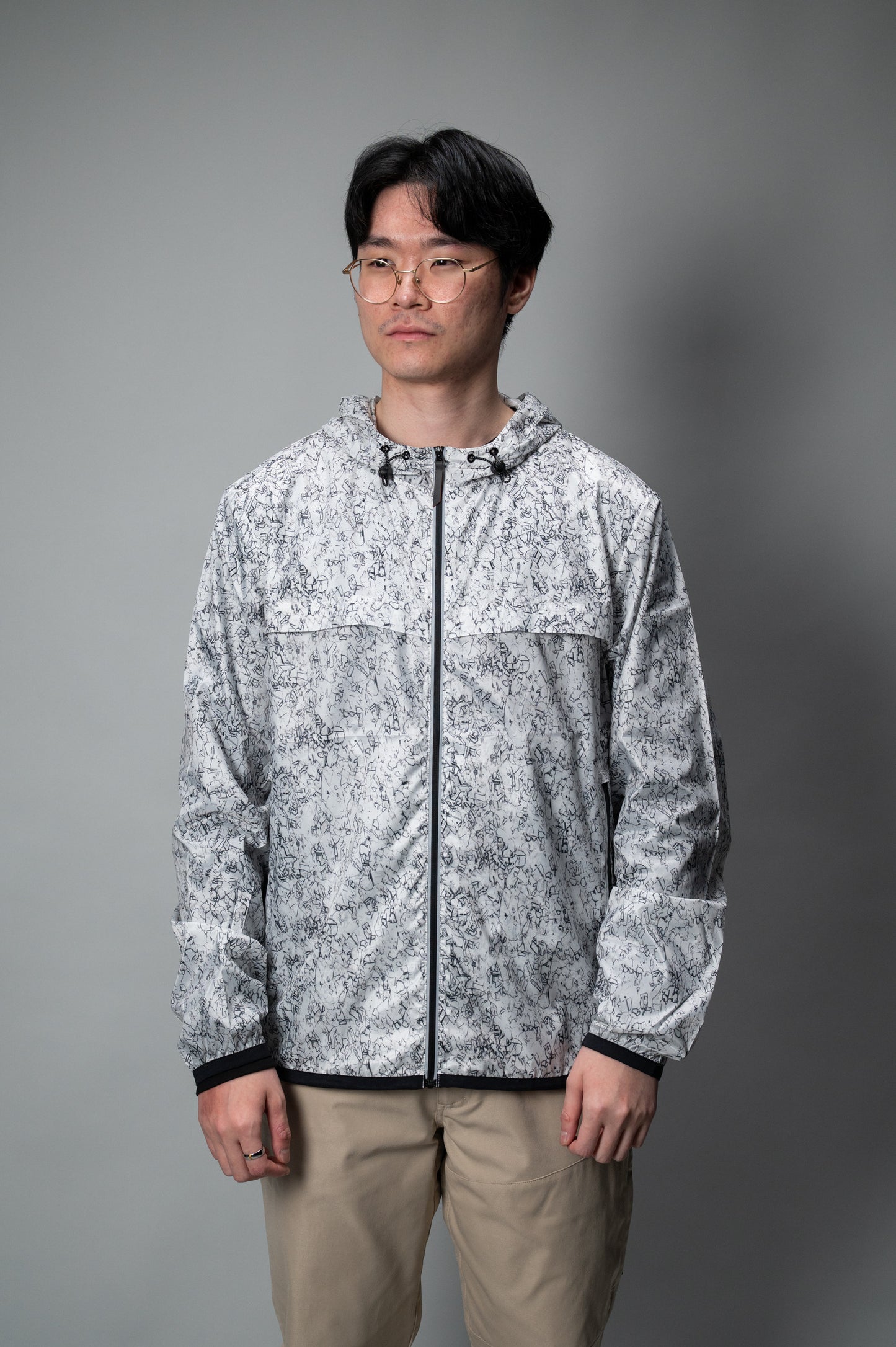 Model: Victor, Size: Medium, Height: 6’/183cm