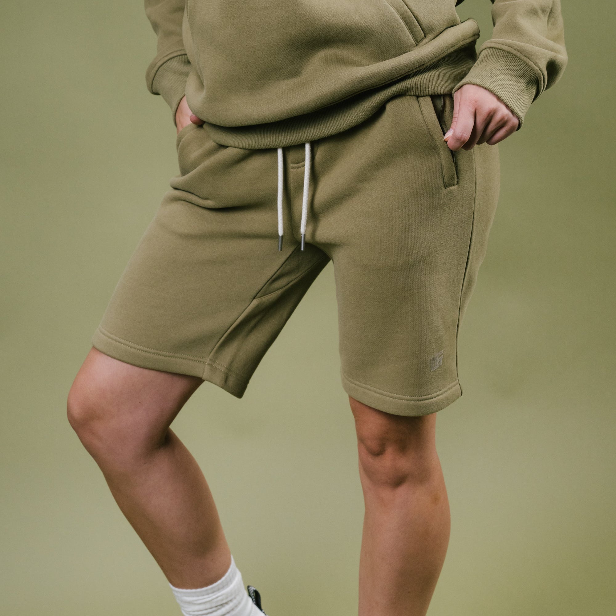 Model: Kayla, Size: Small, Height: 5’9”/175cm #color_olive