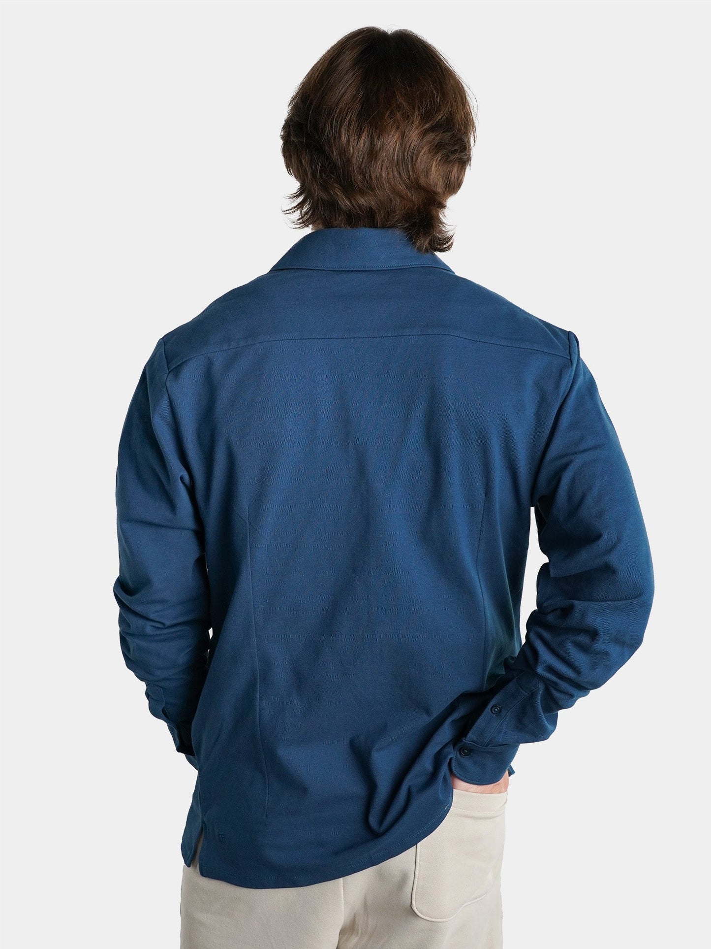 Model: Sven, Size: Small, Height: 6’/183cm