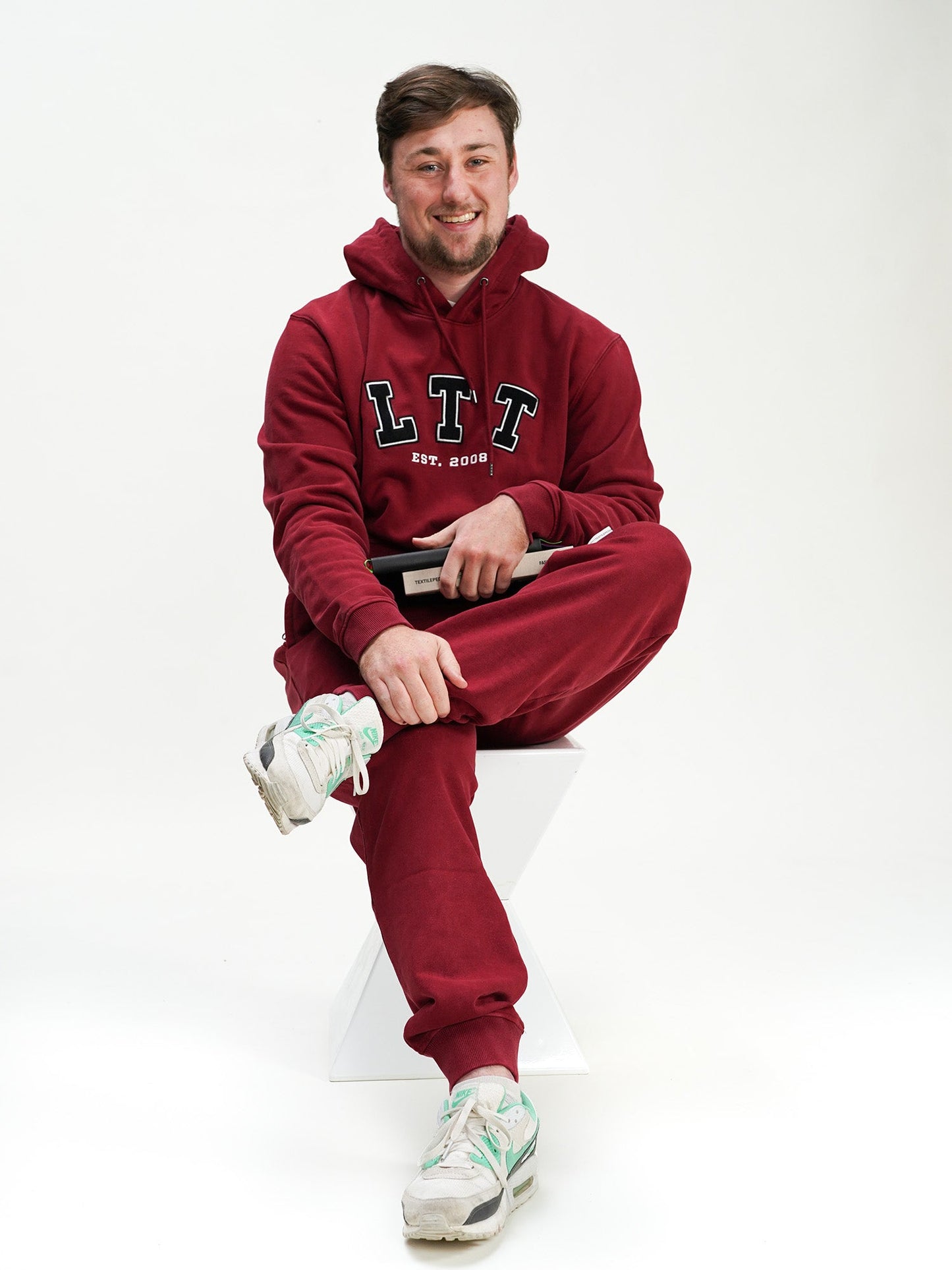 Model size: Large, Height: 5’9”/175cm