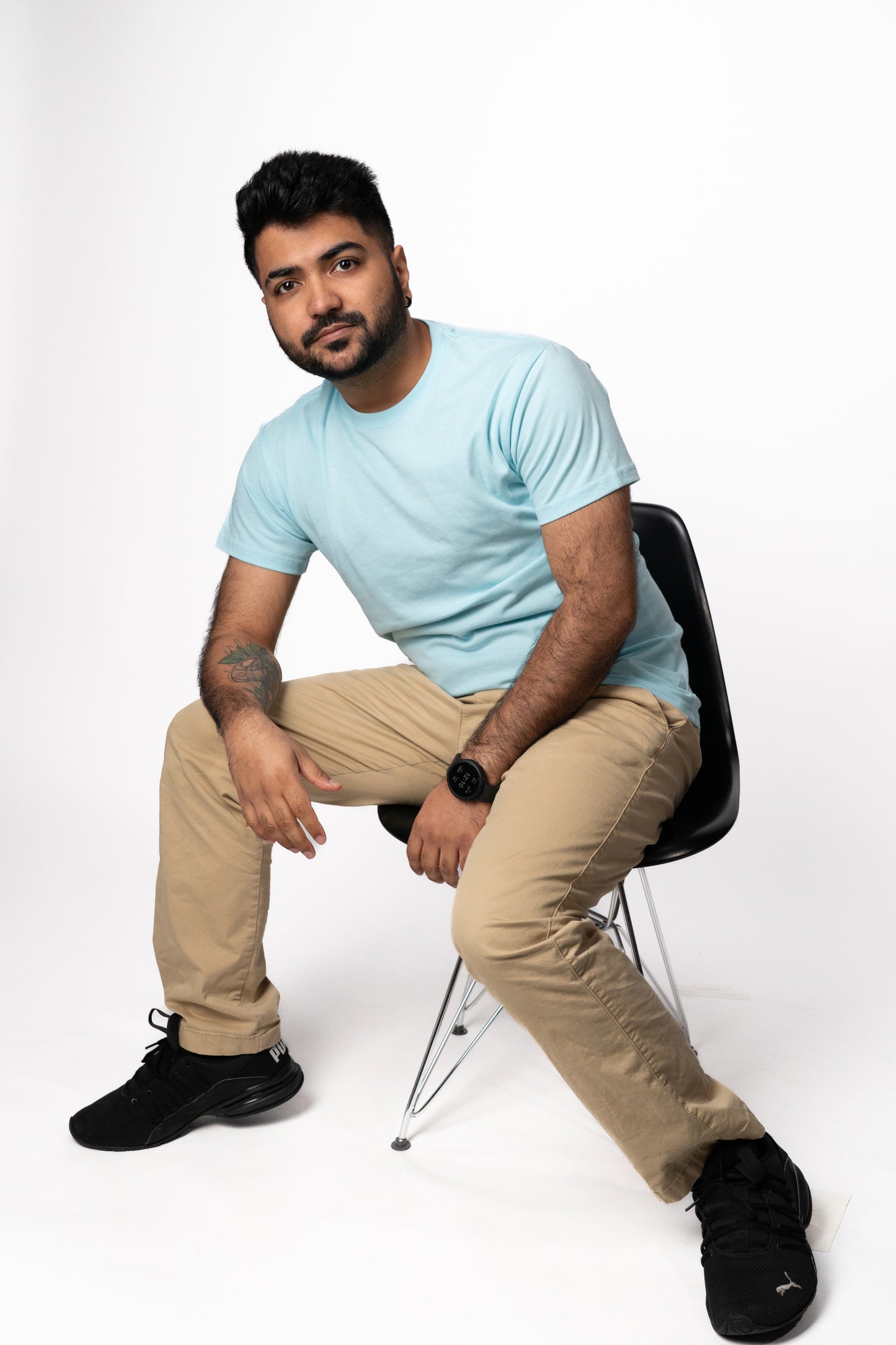 Model: Sam, Size: Regular Medium, Height:  5’6”/168cm