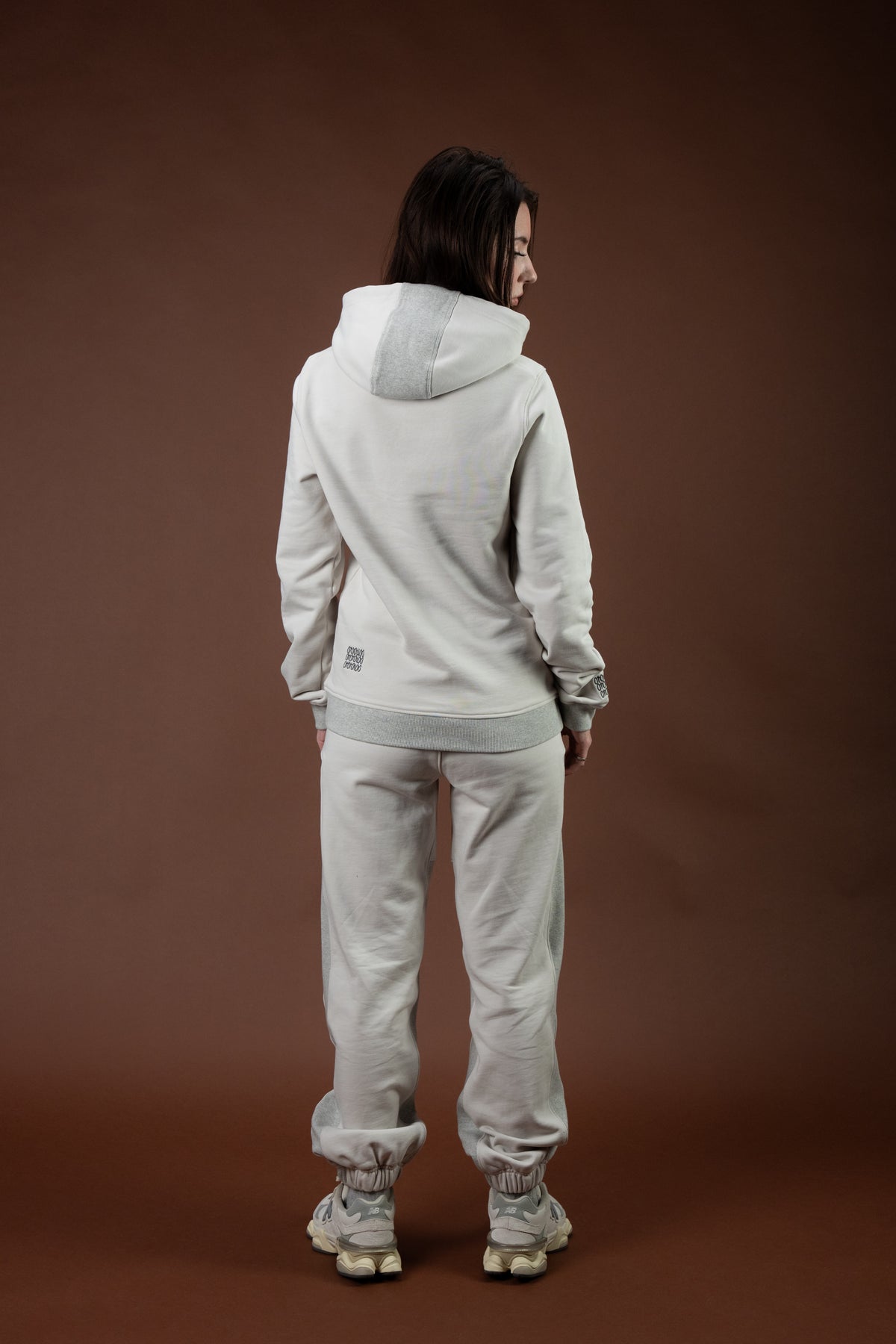 Model: Tatjana, Size: Small, Height: 5’7”/170cm #color_sand