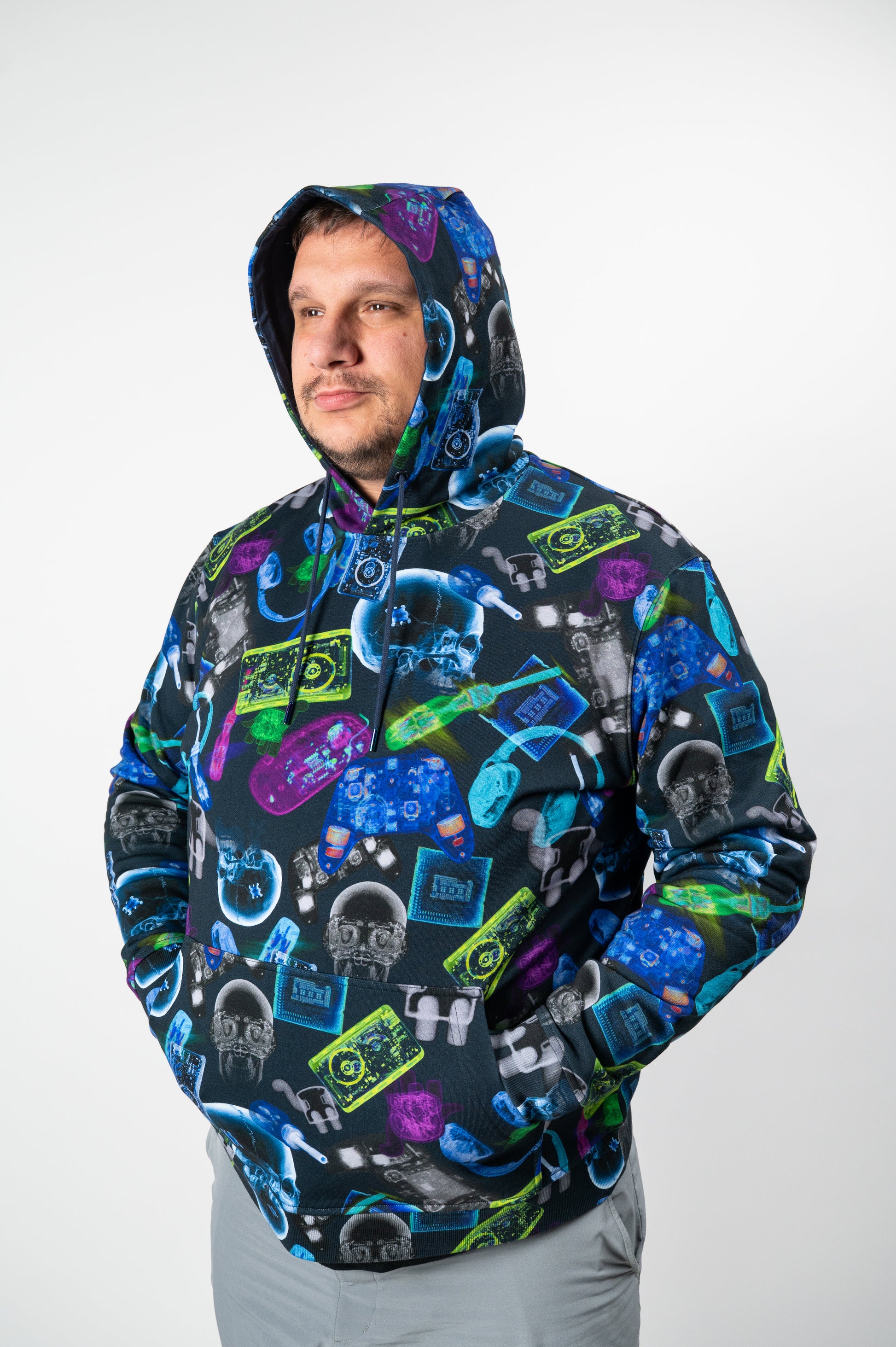 Model: David P, Size: XX-Large, Height: 6’4”/193cm 