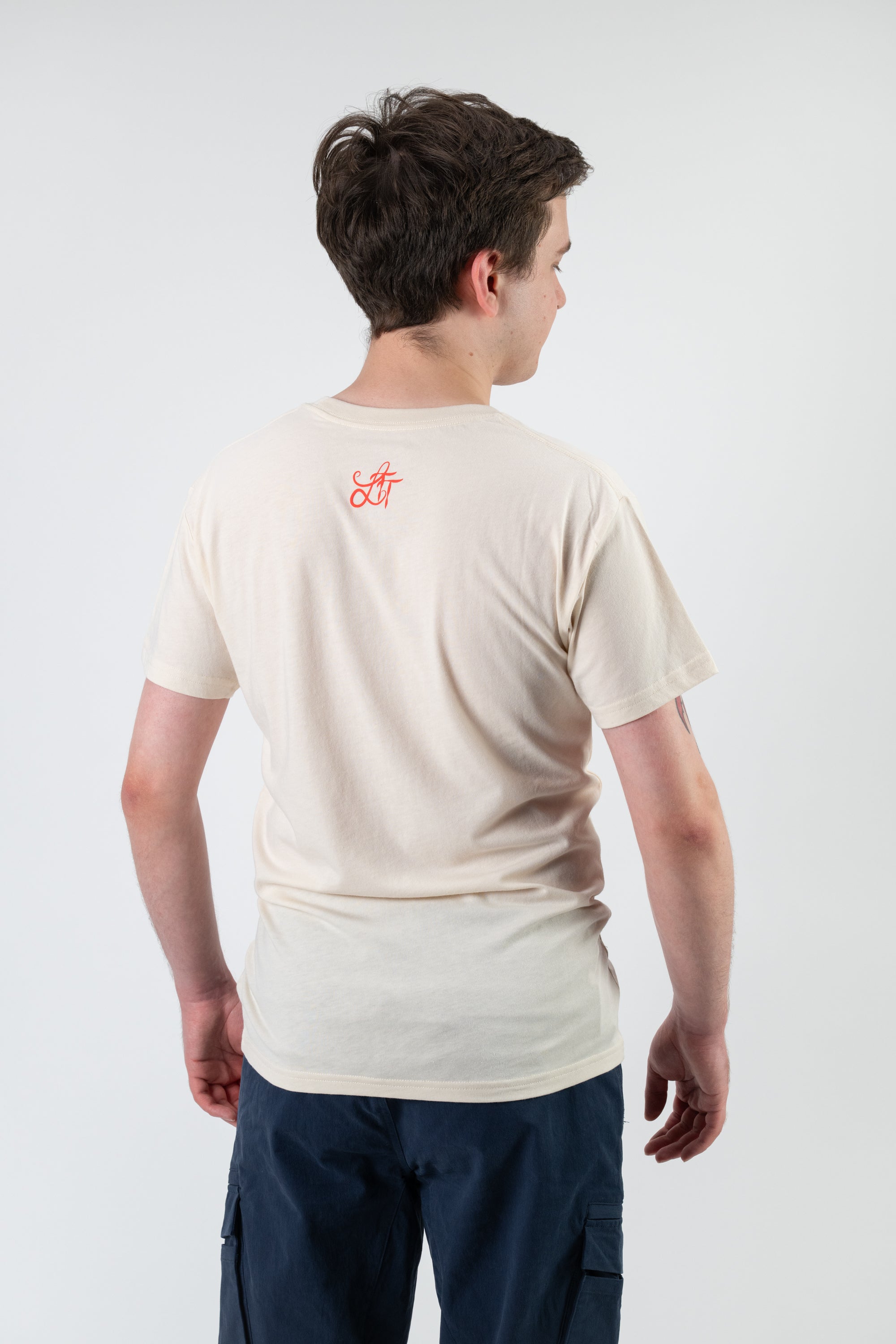 Model: Mitchell, Size: Medium, Height: 5’7”/170cm
