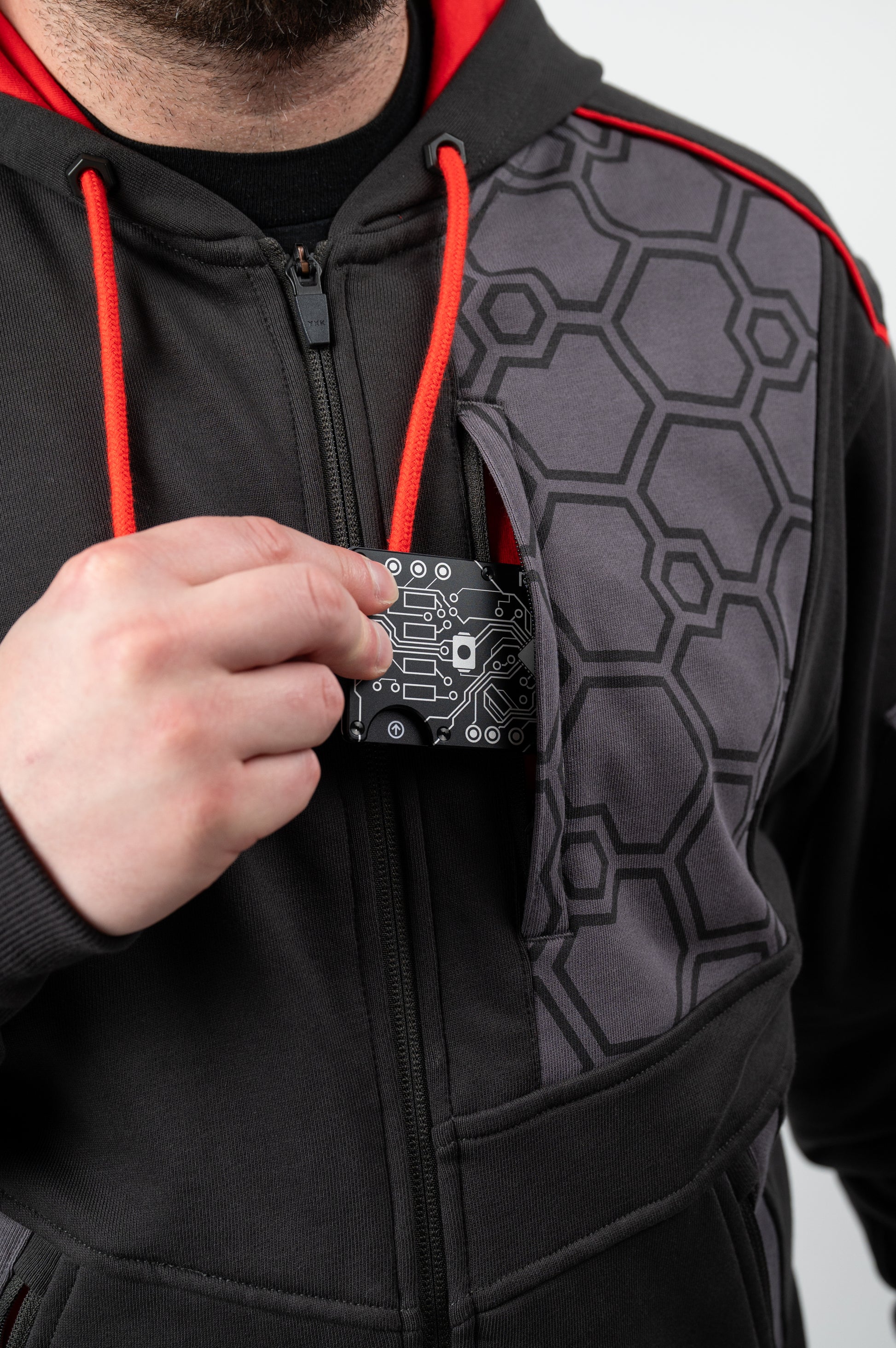 Model: Jamie: Size: Medium, Height: 5’11”/180cm