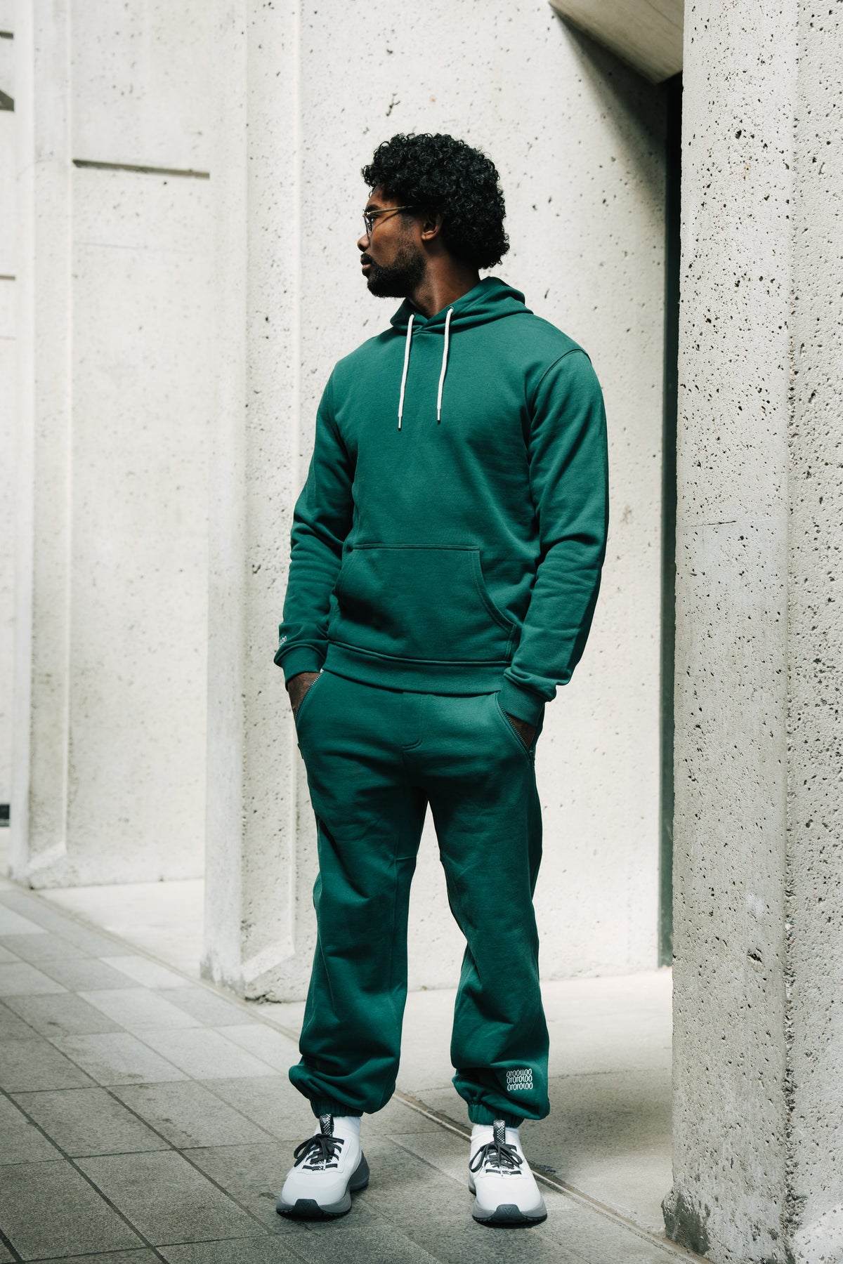 Model: Will, Size: Medium, Height: 5'10"/179cm #color_dark green