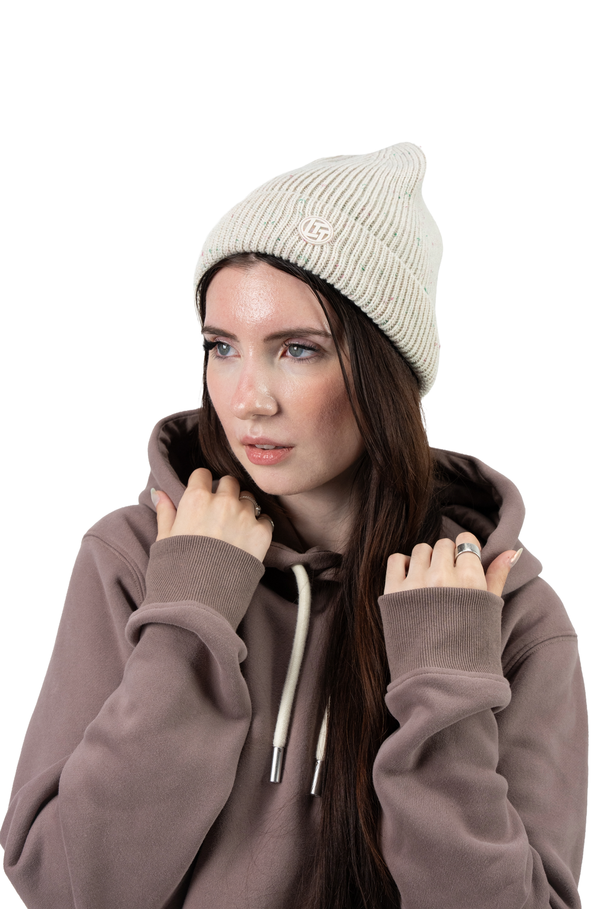 Model: Tatjana, Size: Regular #color_off-white