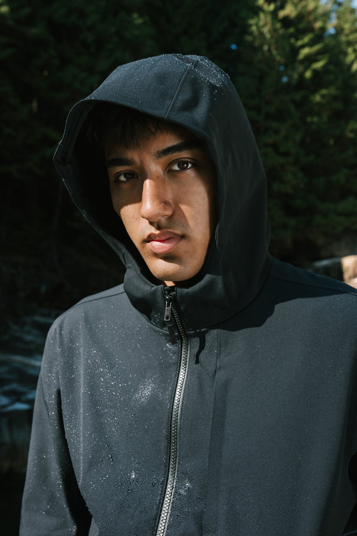 Model: Vikram, Size: Medium, Height: 6'2¾"/190cm