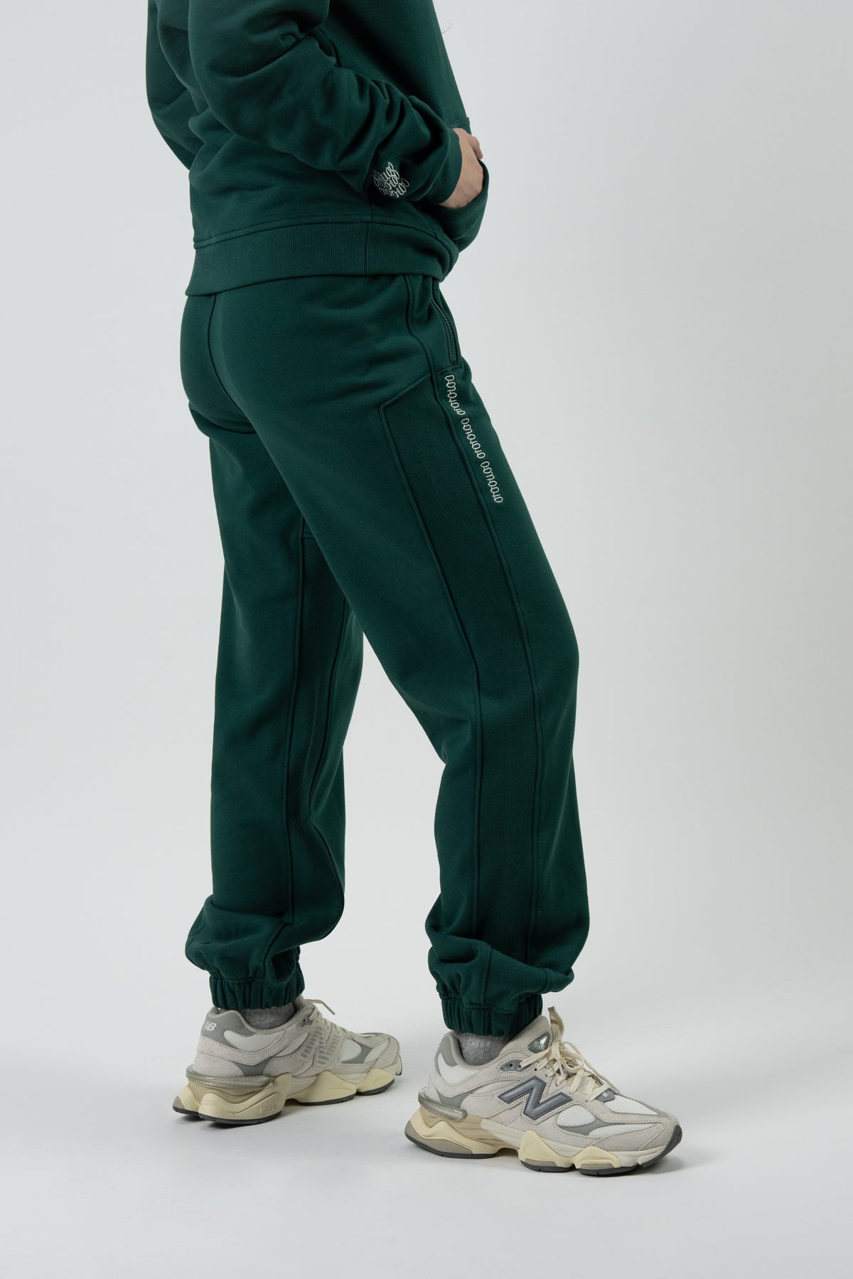 #color_dark green