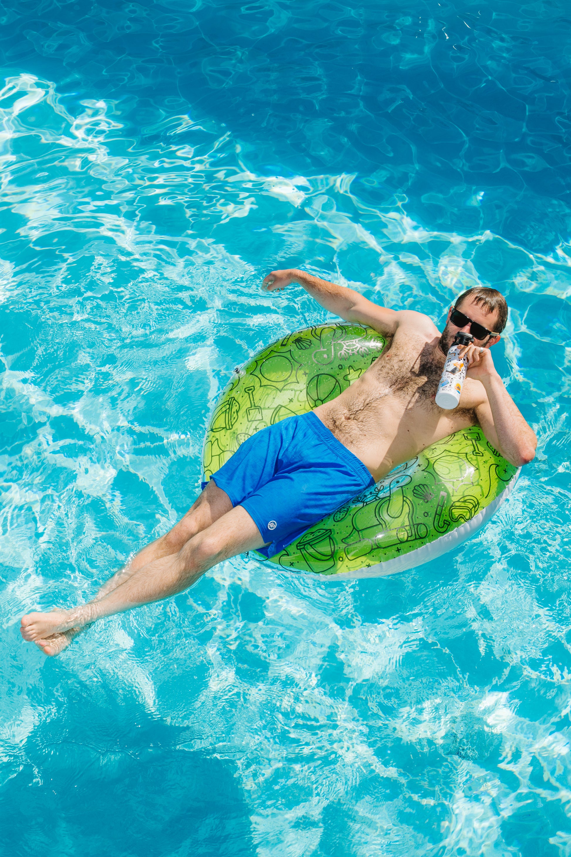 Model: Tynan, Size: Medium, Height: 6’4”/193cm