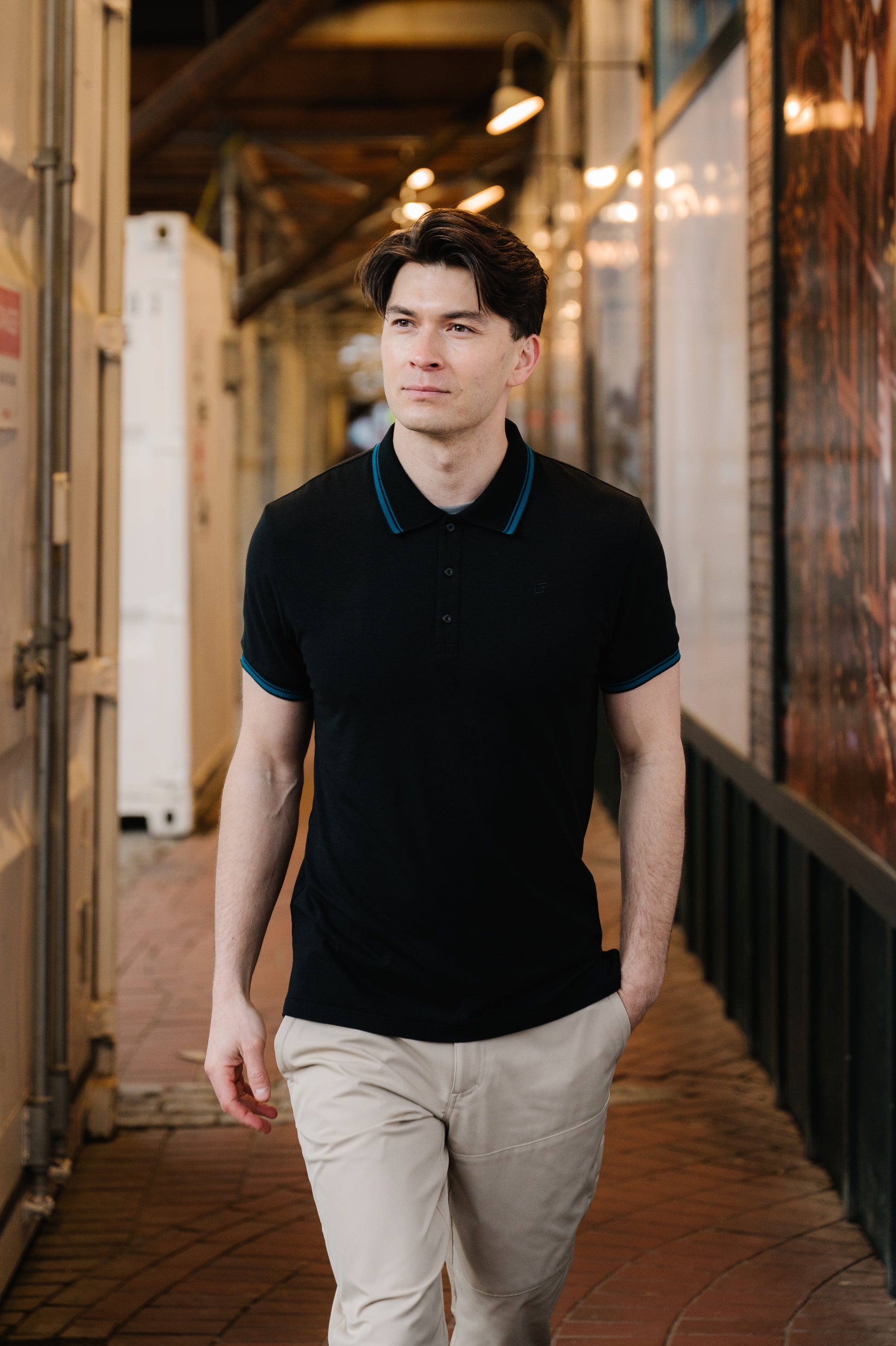 Model: Andy O, Size: Medium, Height: 6’/183cm