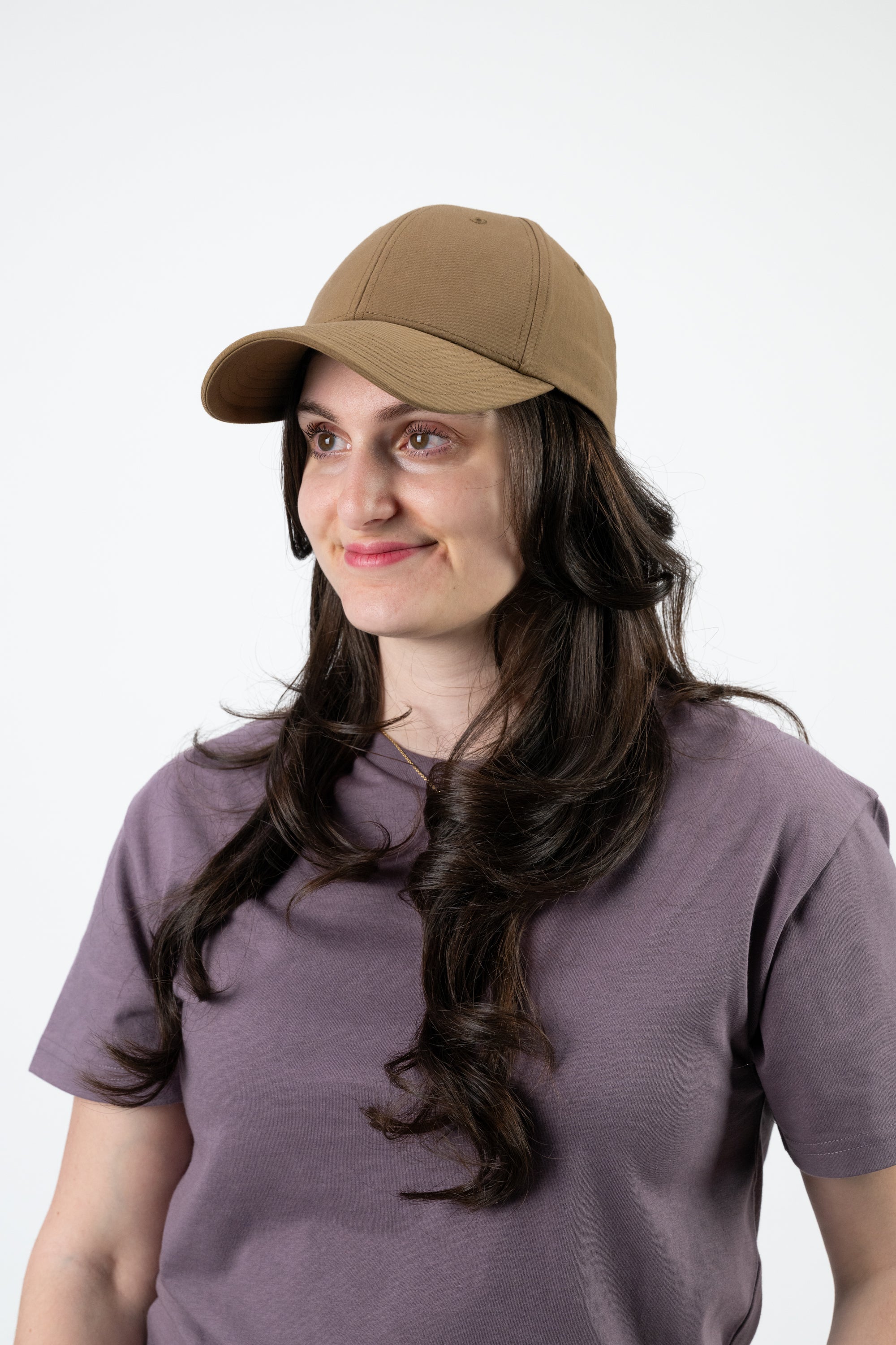 Model: Ariana, Hat Size: Medium, Height: 5’3”/160cm
