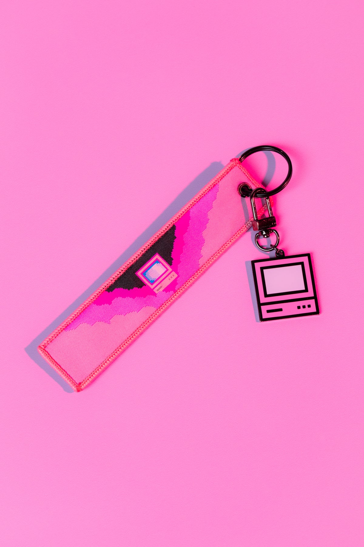 Pixel Wave Flight Tag