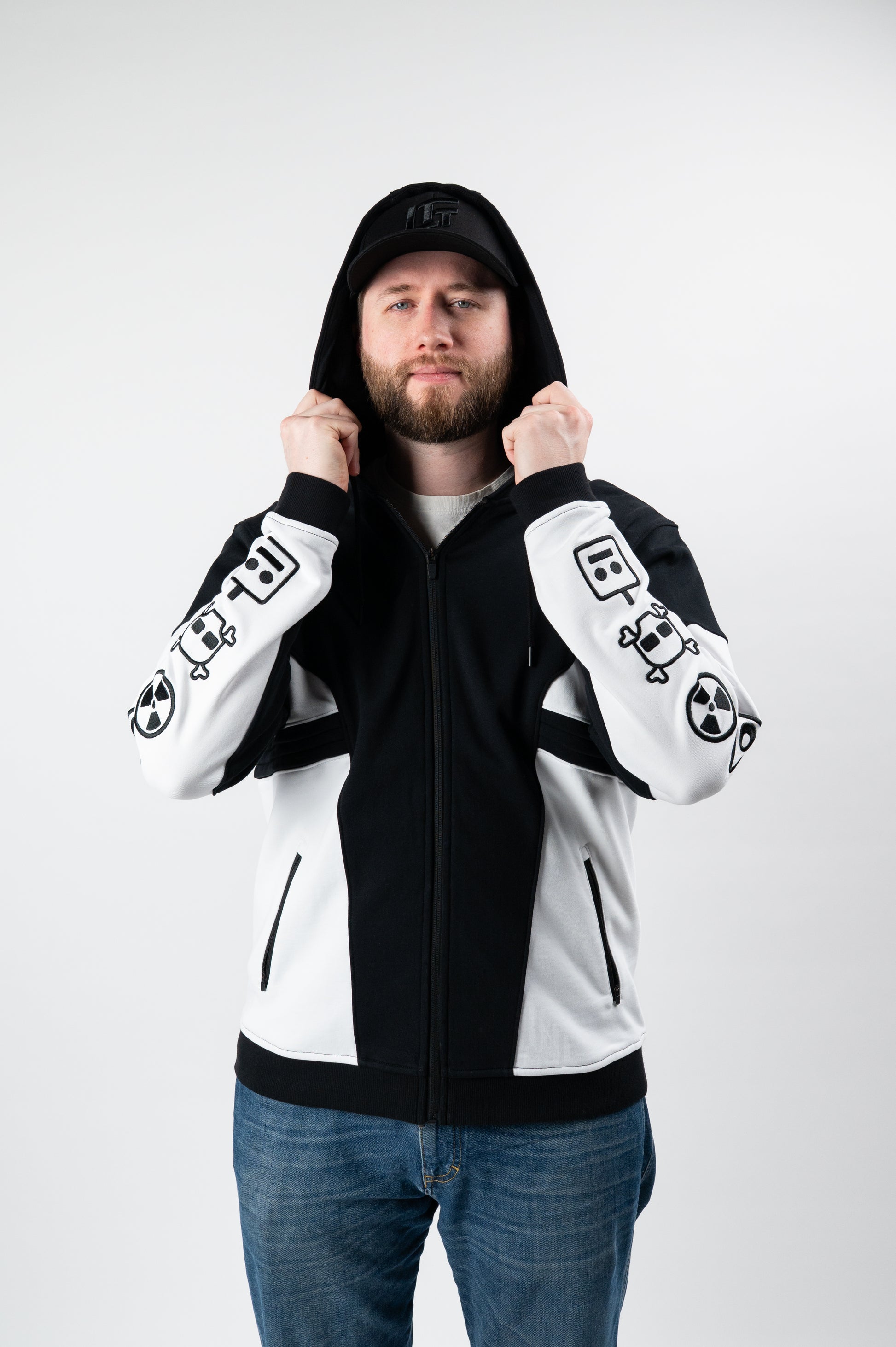 Model: Reece, Size: X-Large, Height:6’3”/190cm