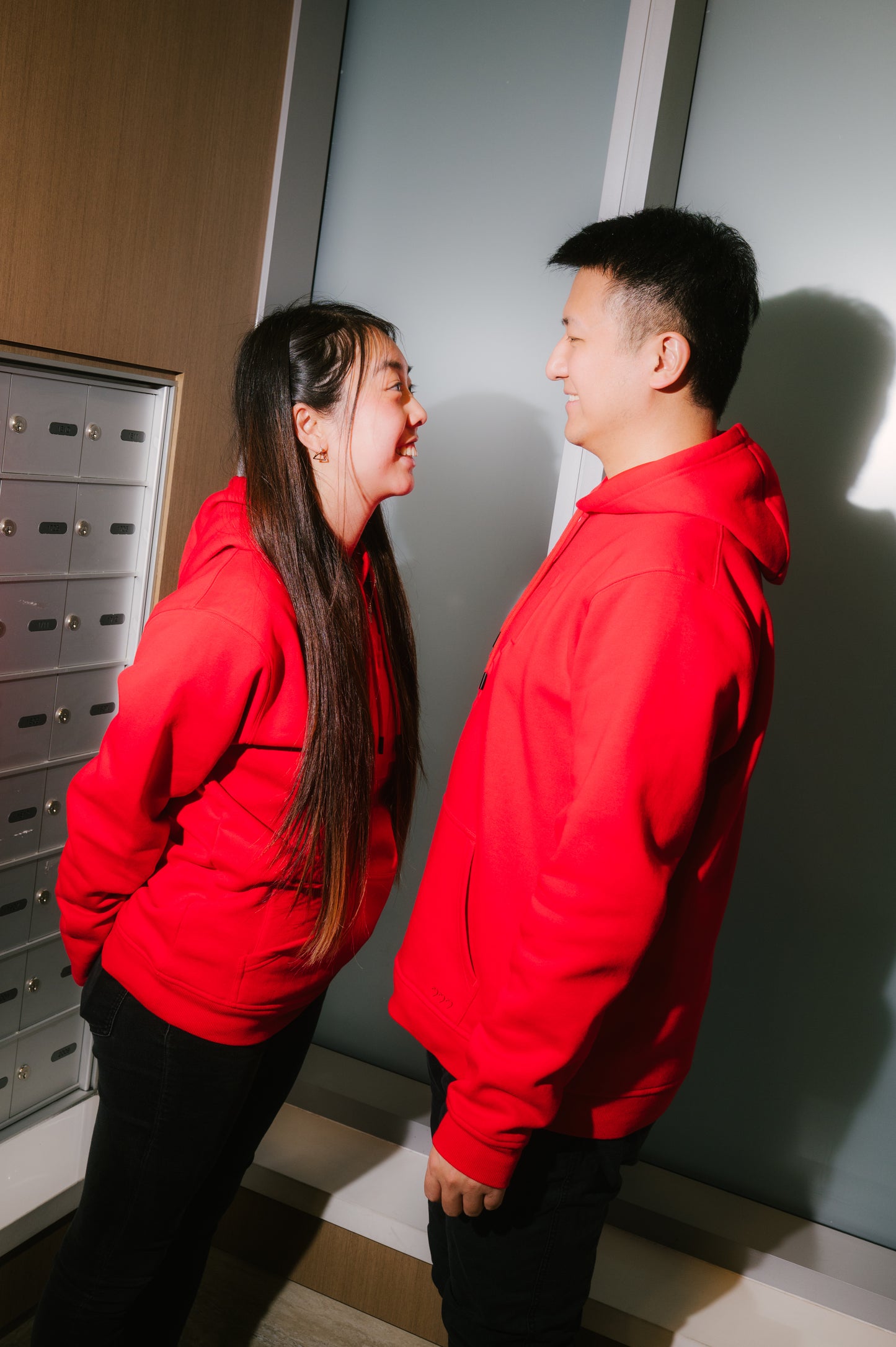 Model: Michael, Size: Medium, Height: 5'10"/178cm, Model: Natalie, Size: Small, Height: 5’5”/165cm