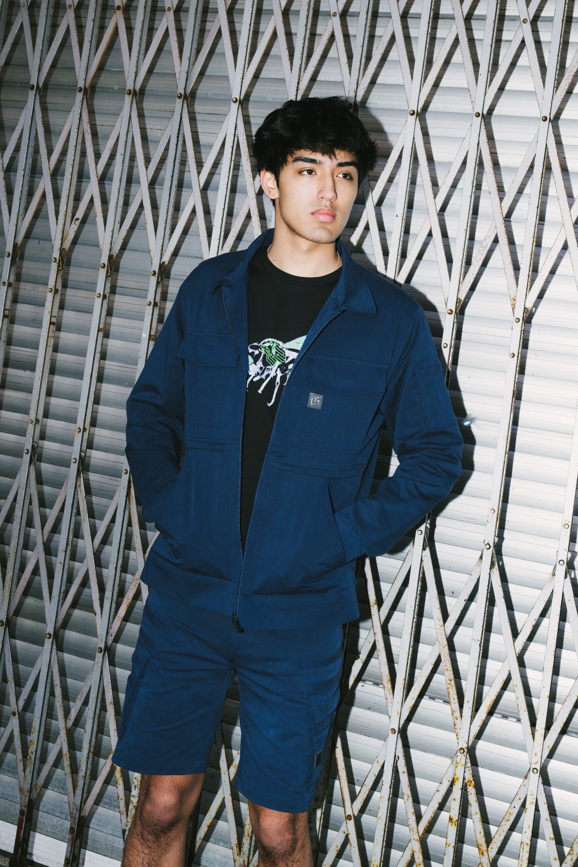 Model: Vikram, Size: Large, Height: 6’2 ¾” /190cm