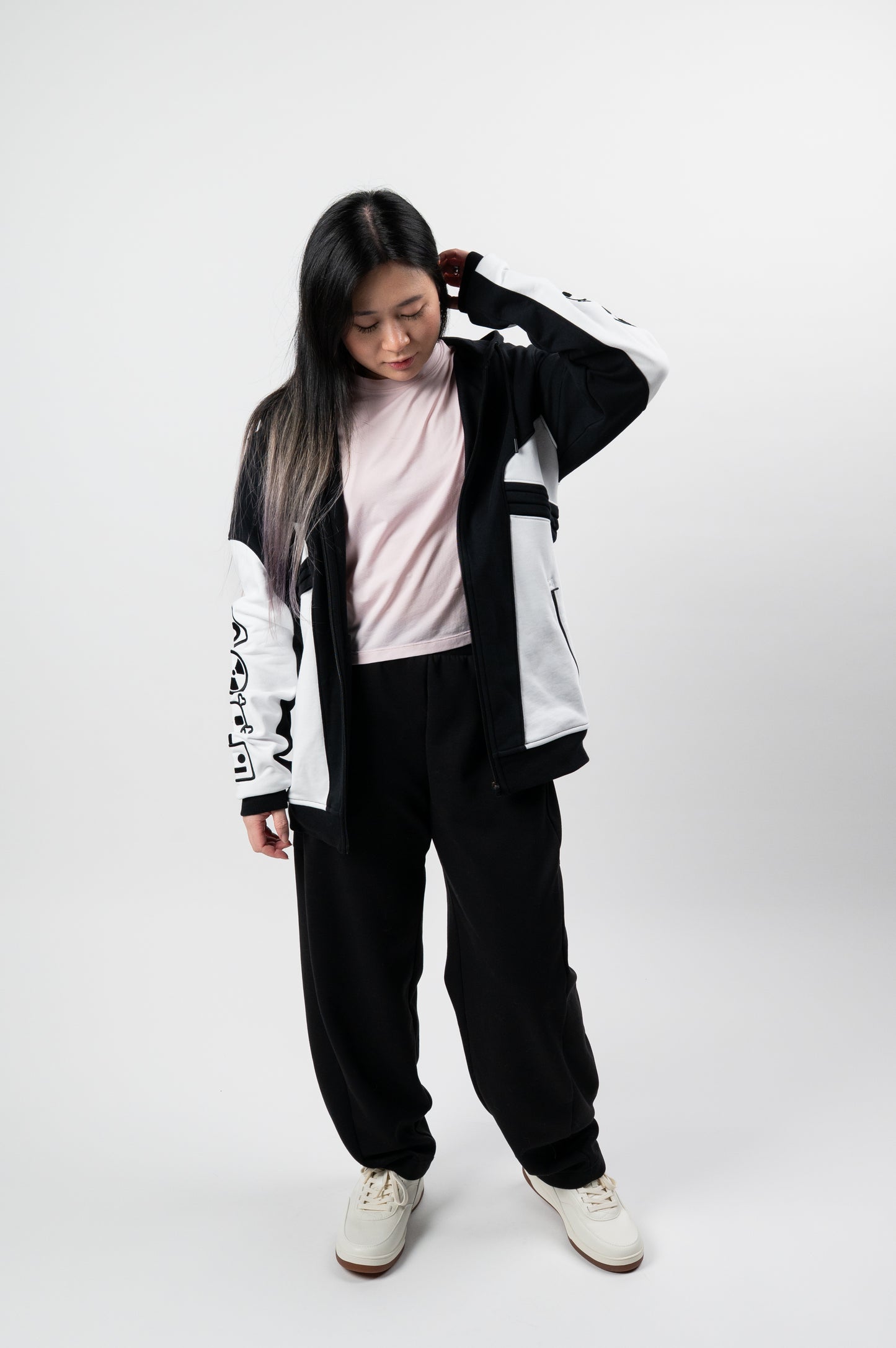 Model: Nicole Y, Size: Small, Height: 5’1”/155cm