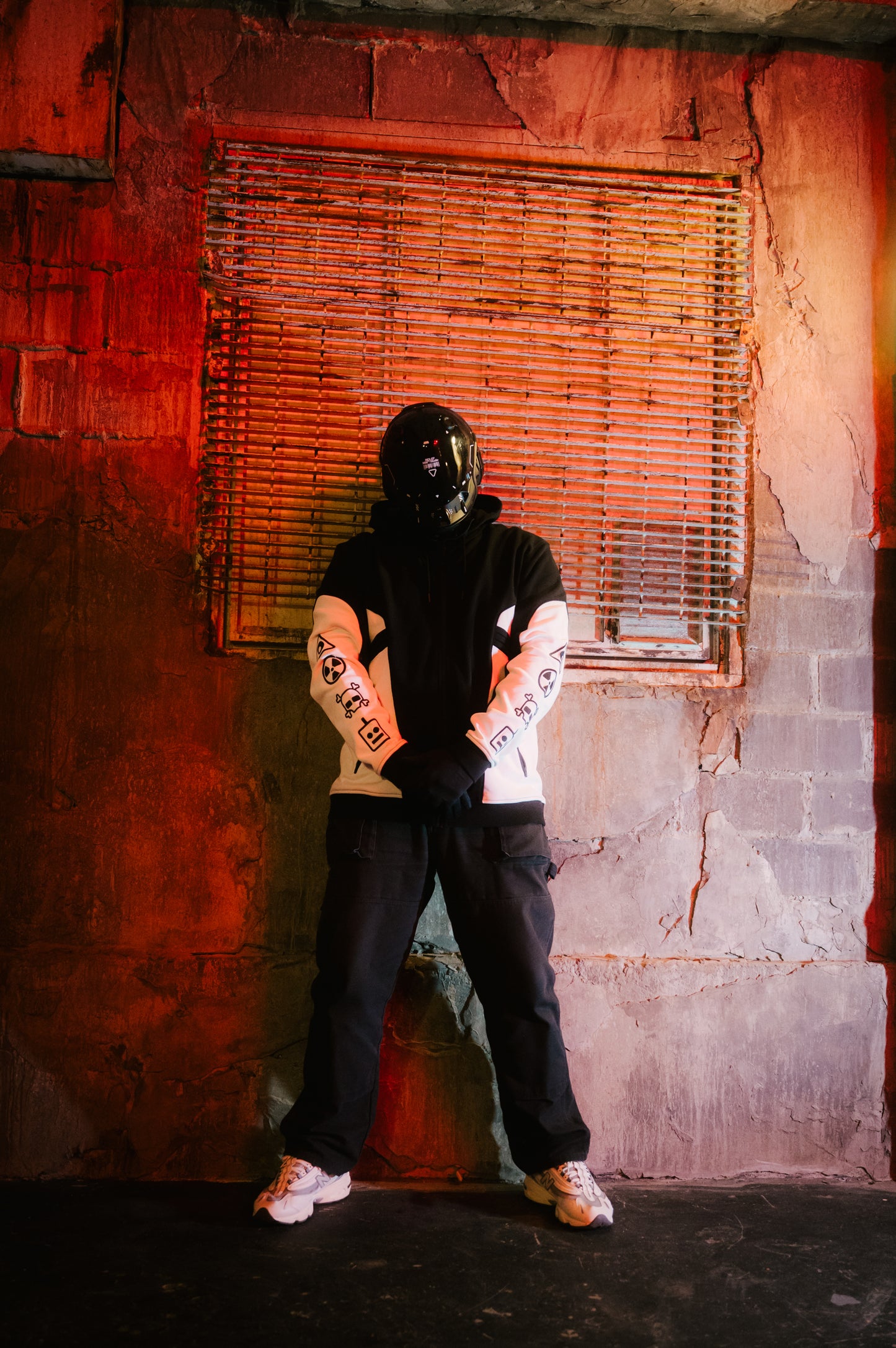 Model: Shahrad, Size: X-Large, Height: 5’11”/180cm