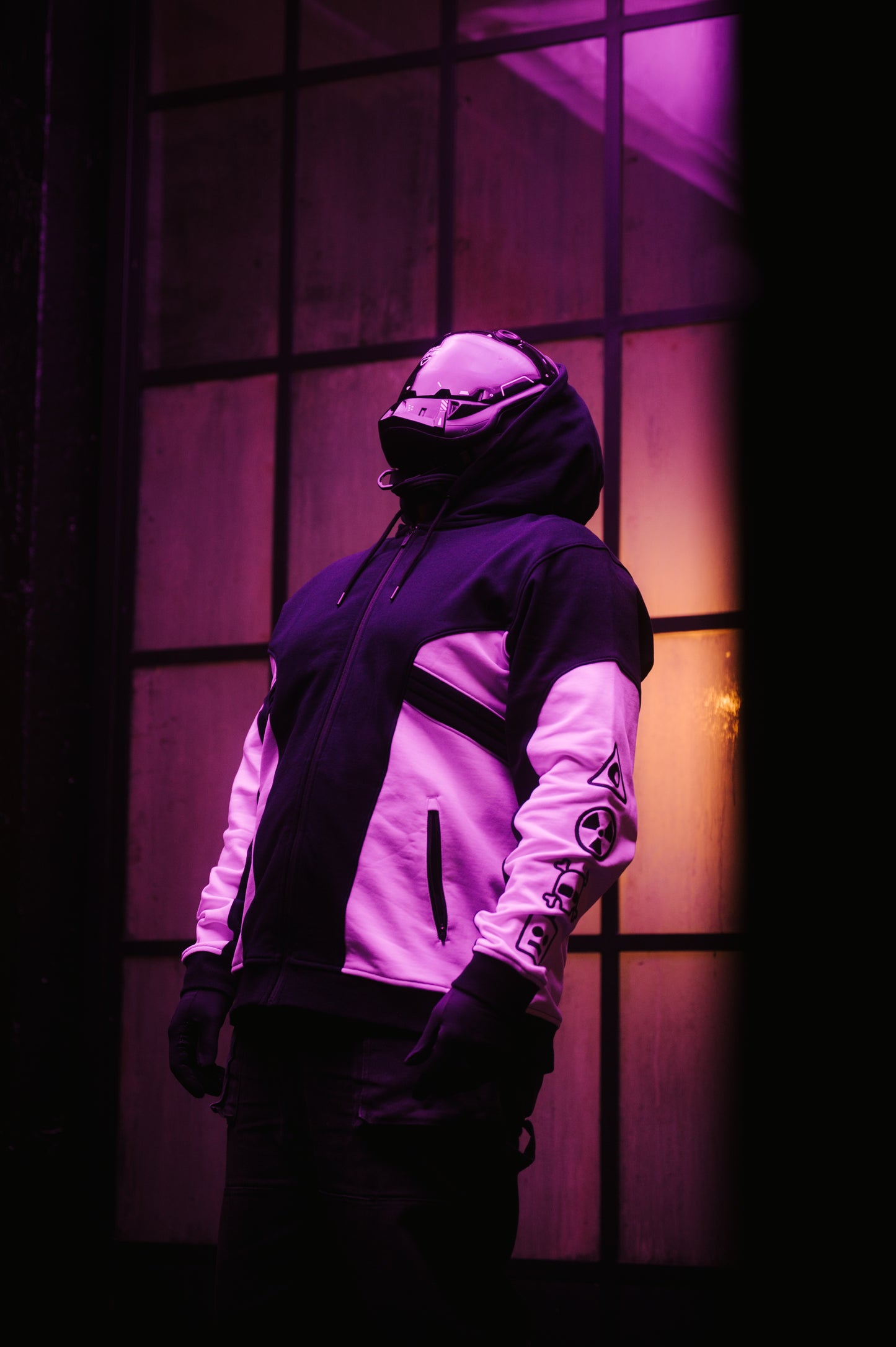 Model: Shahrad, Size: X-Large, Height: 5’11”/180cm