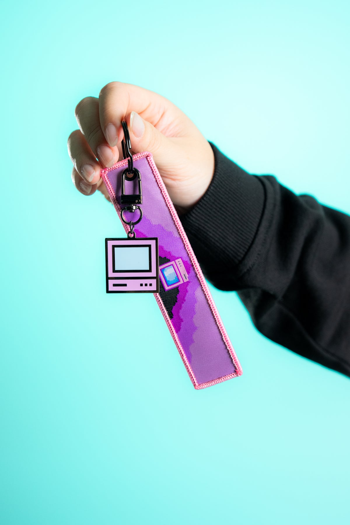 Pixel Wave Flight Tag