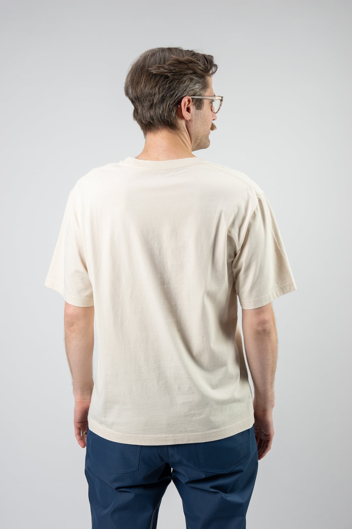 Model: Riley, Size: Medium, Height: 6’1”/185cm #color_whitecap