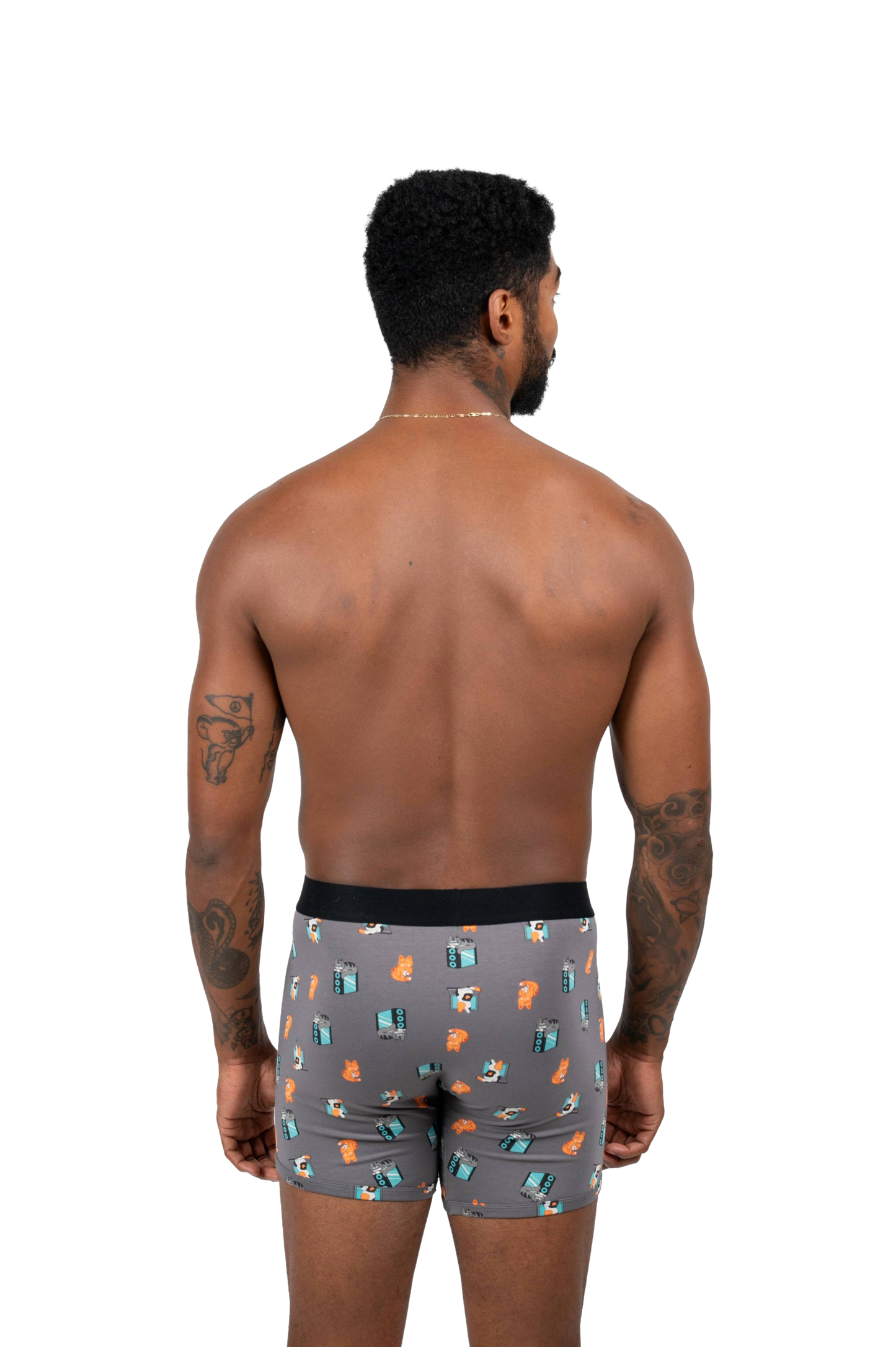 Model: Will, Size: Medium, Height: 5’10”/179cm