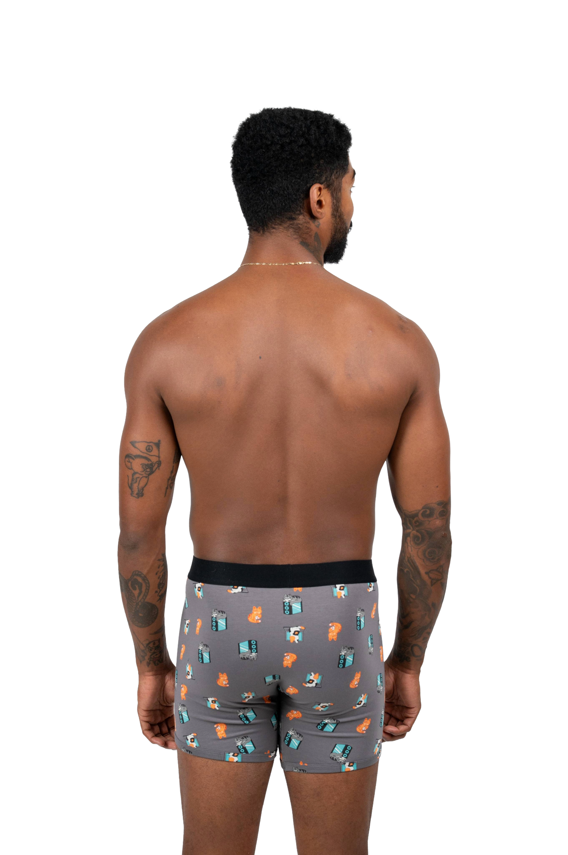 Model: Will, Size: Medium, Height: 5’10”/179cm