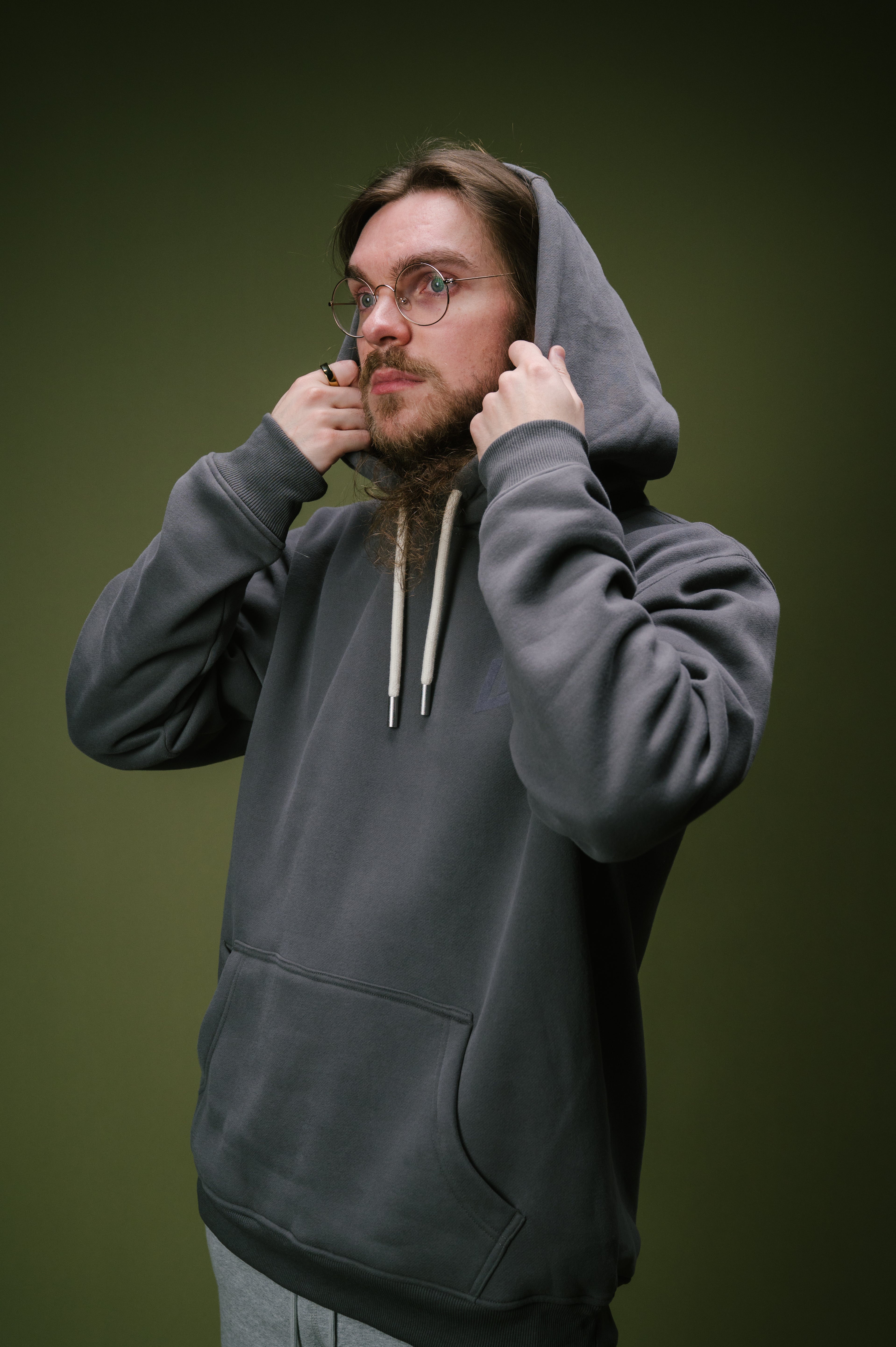 Model: Sven, Size: Large, Height: 6’/183cm,