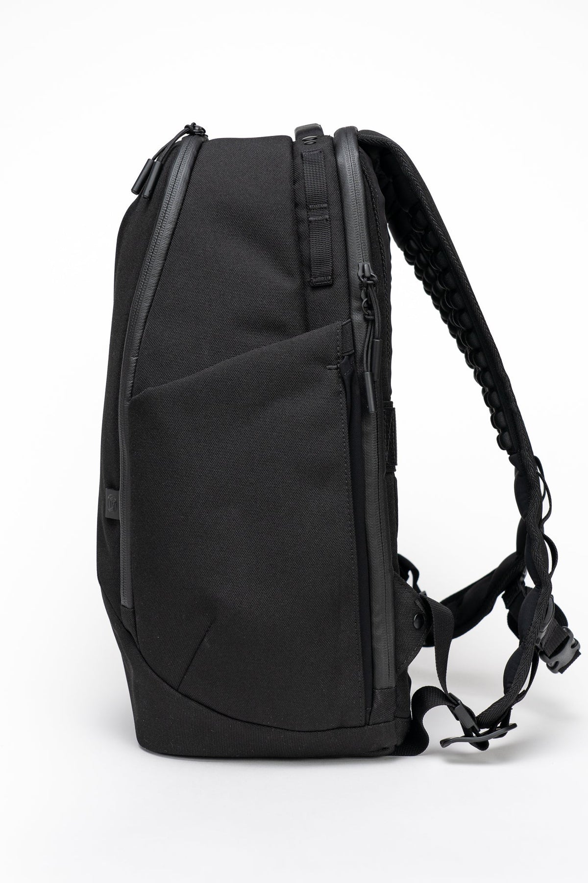 Commuter Backpack 20L with 19 Pockets | LTTStore