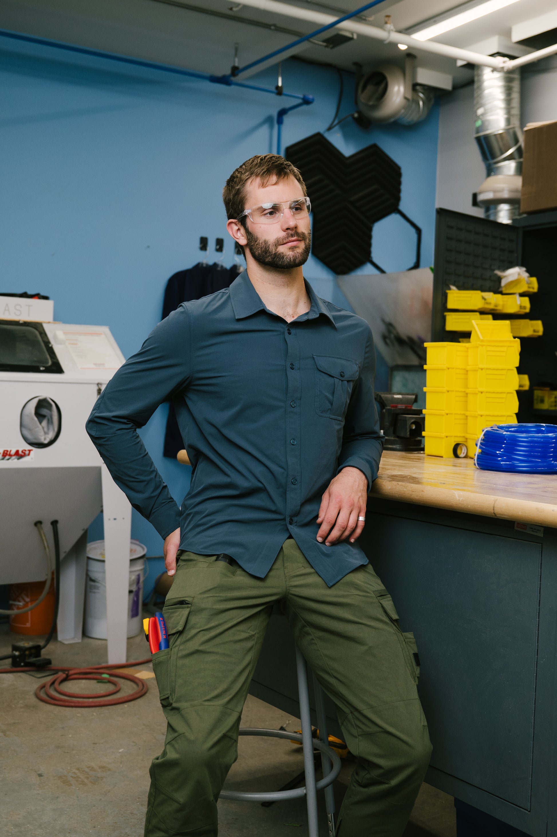 Model: Tynan, Size: Medium, Height: 6’4”/193cm