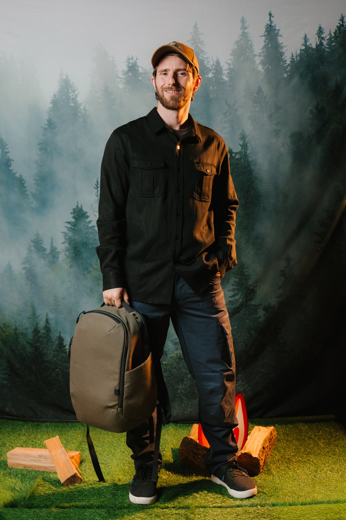 Model: Linus, Height: 11 iphones tall (5’6”),Size: Medium