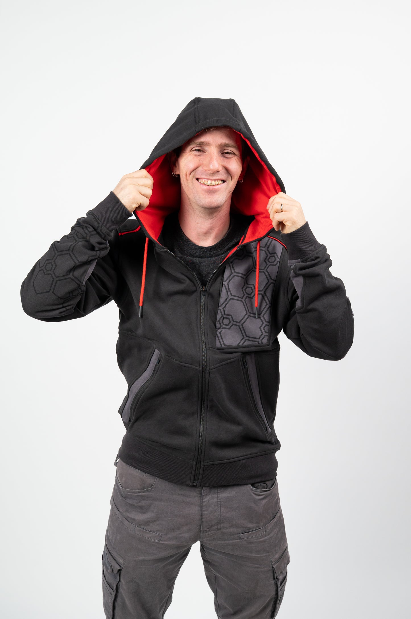 Model: Linus, Size: Medium, Height: 5’6”/168cm