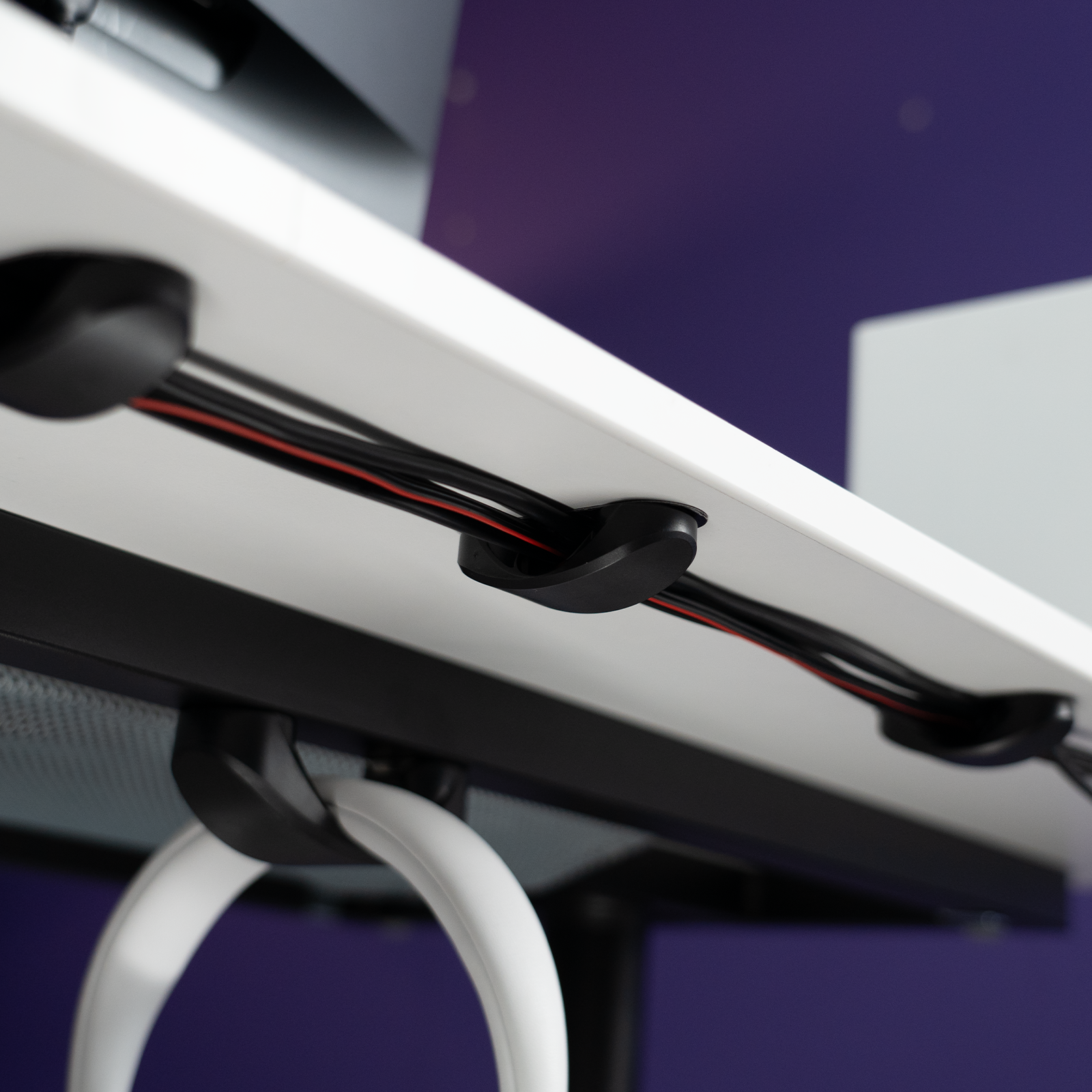 Magnetic Cable Management - Arch Desk Solution