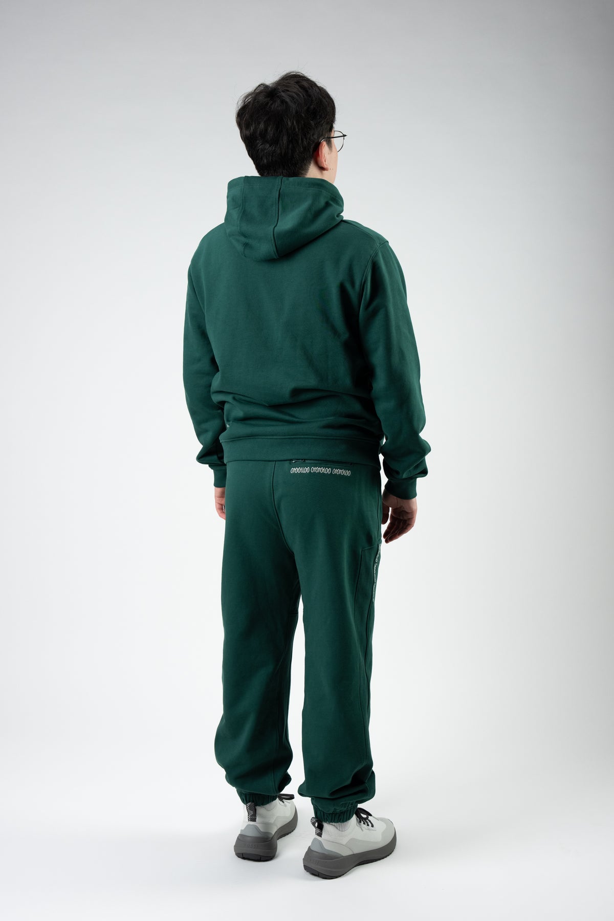 Model: Peter, Size: Large, Height: 5’10”/178cm #color_dark green