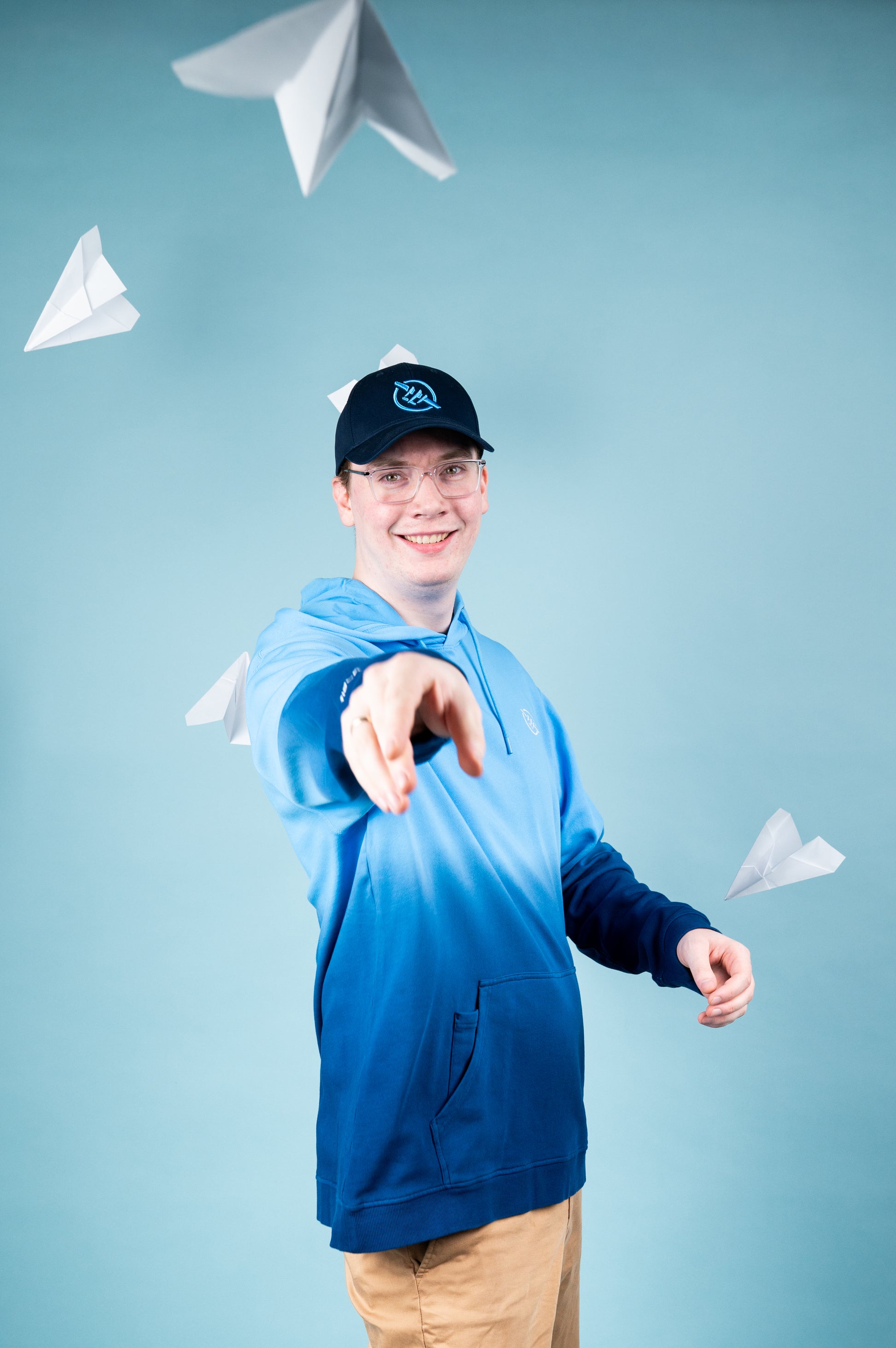 Model: Konrad, Size: X-Large, Height: 6’7”/200cm