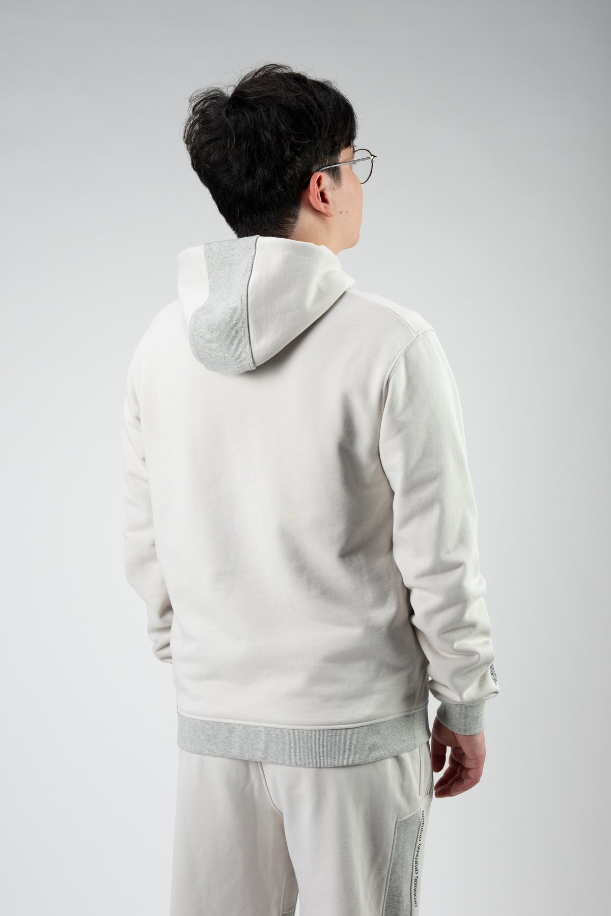 Model: Peter, Size: Large, Height: 5’10”/178cm #color_sand