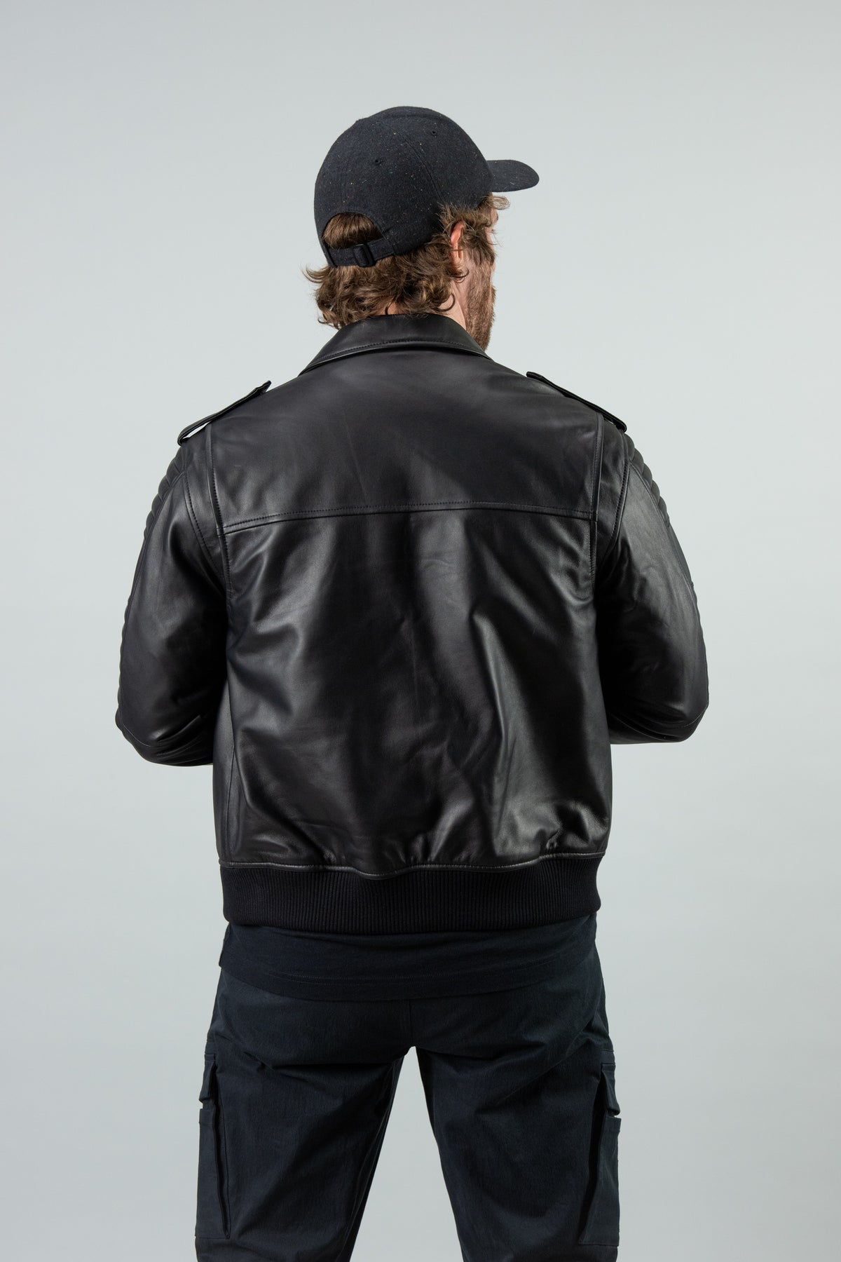 Model: Linus, Size: Medium, Height: 5’6”/168cm
