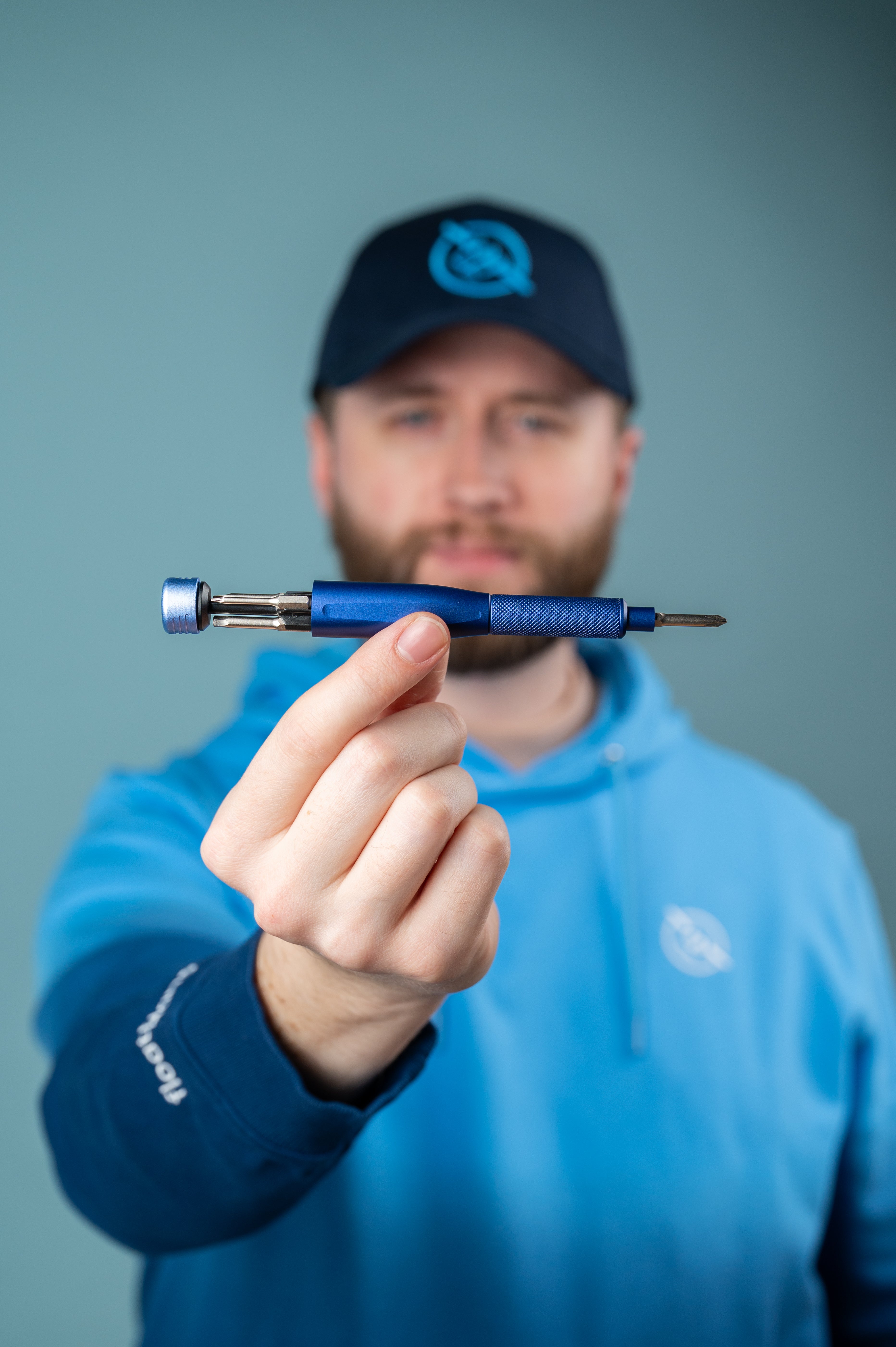 Tournevis multi-embouts de précision LTT Pro + jeu d'embouts 61 pièces