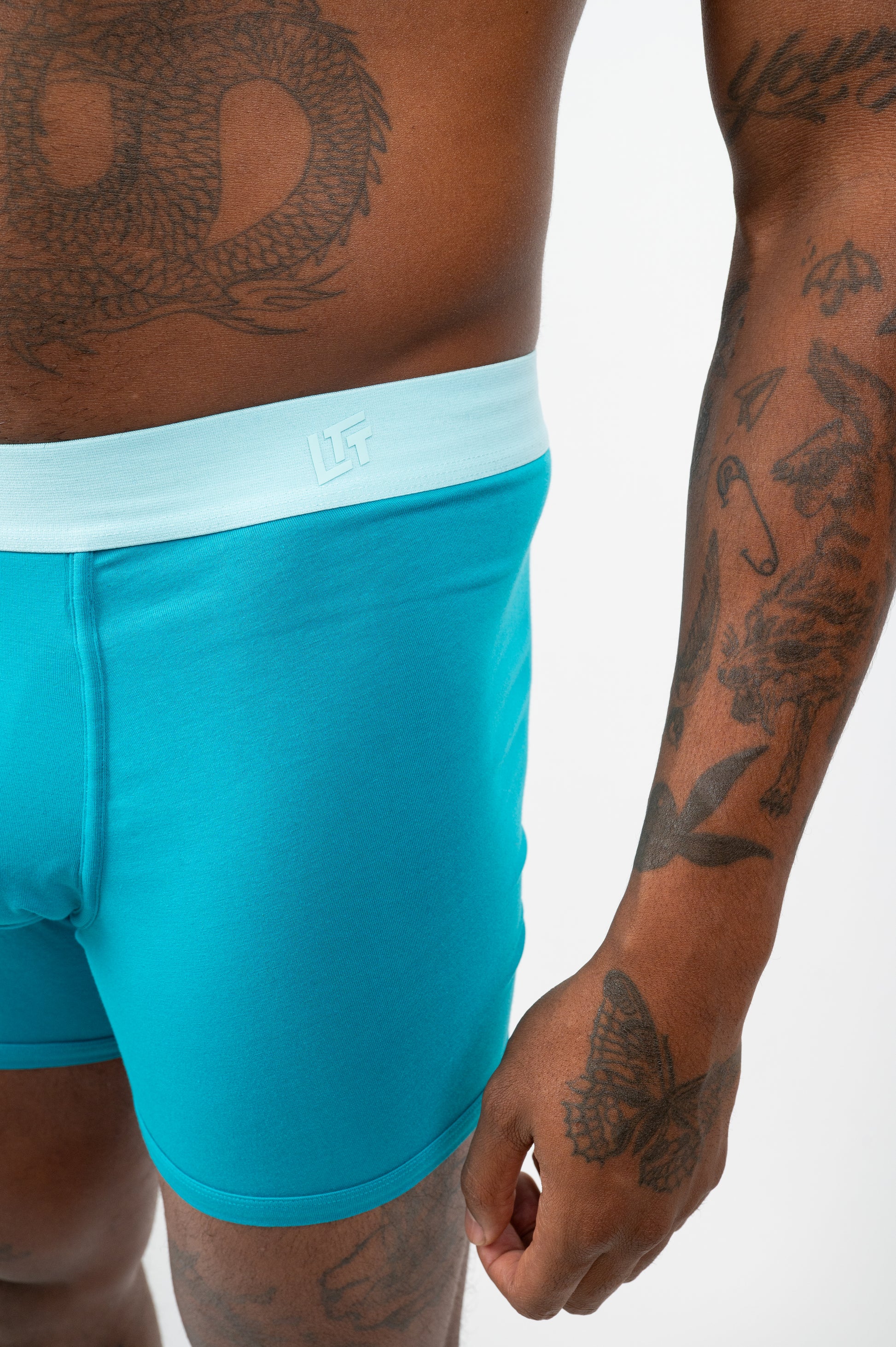 Model: Will, Size: Medium, Height: 5’10”/179cm