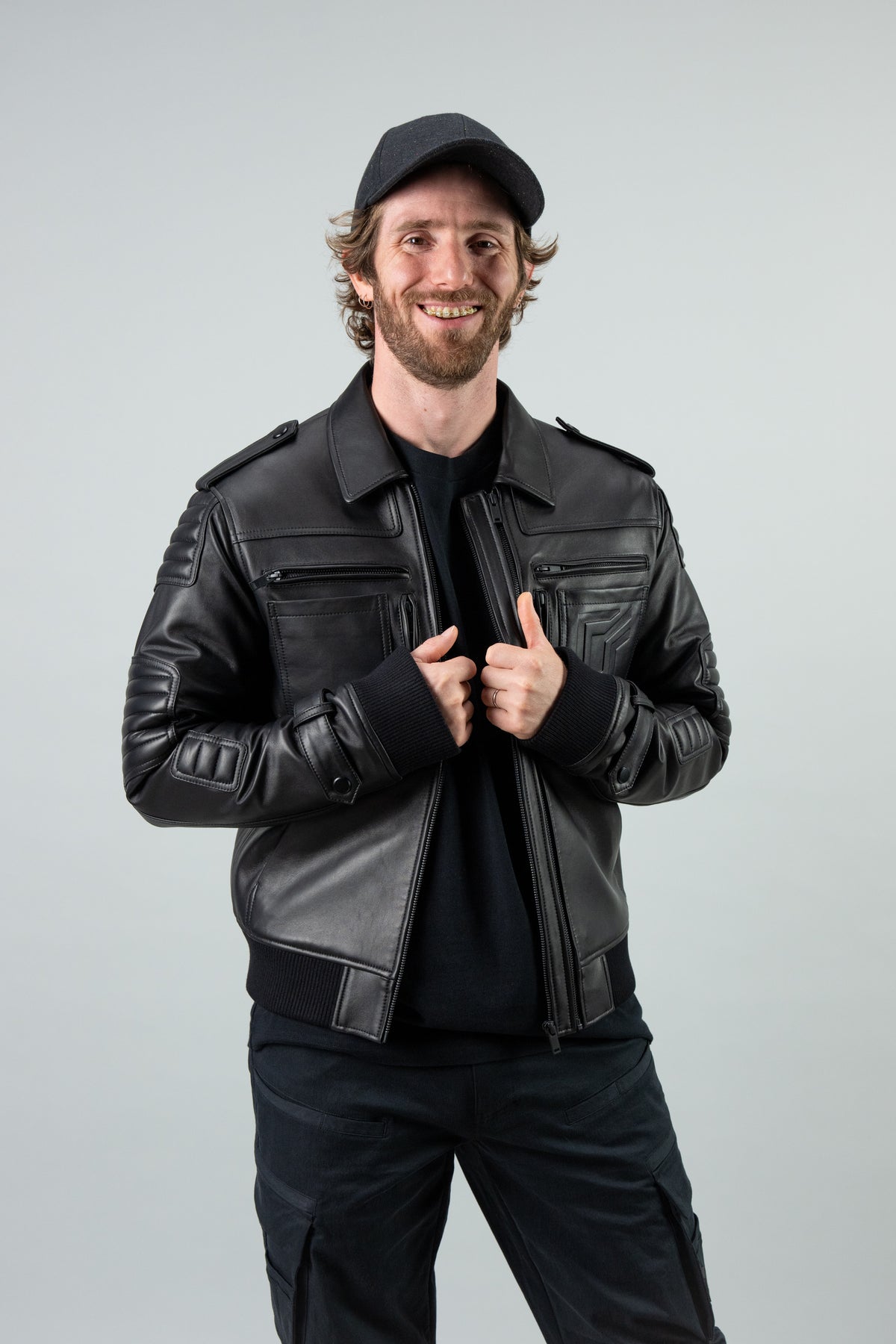 Model: Linus, Size: Medium, Height: 5’6”/168cm
