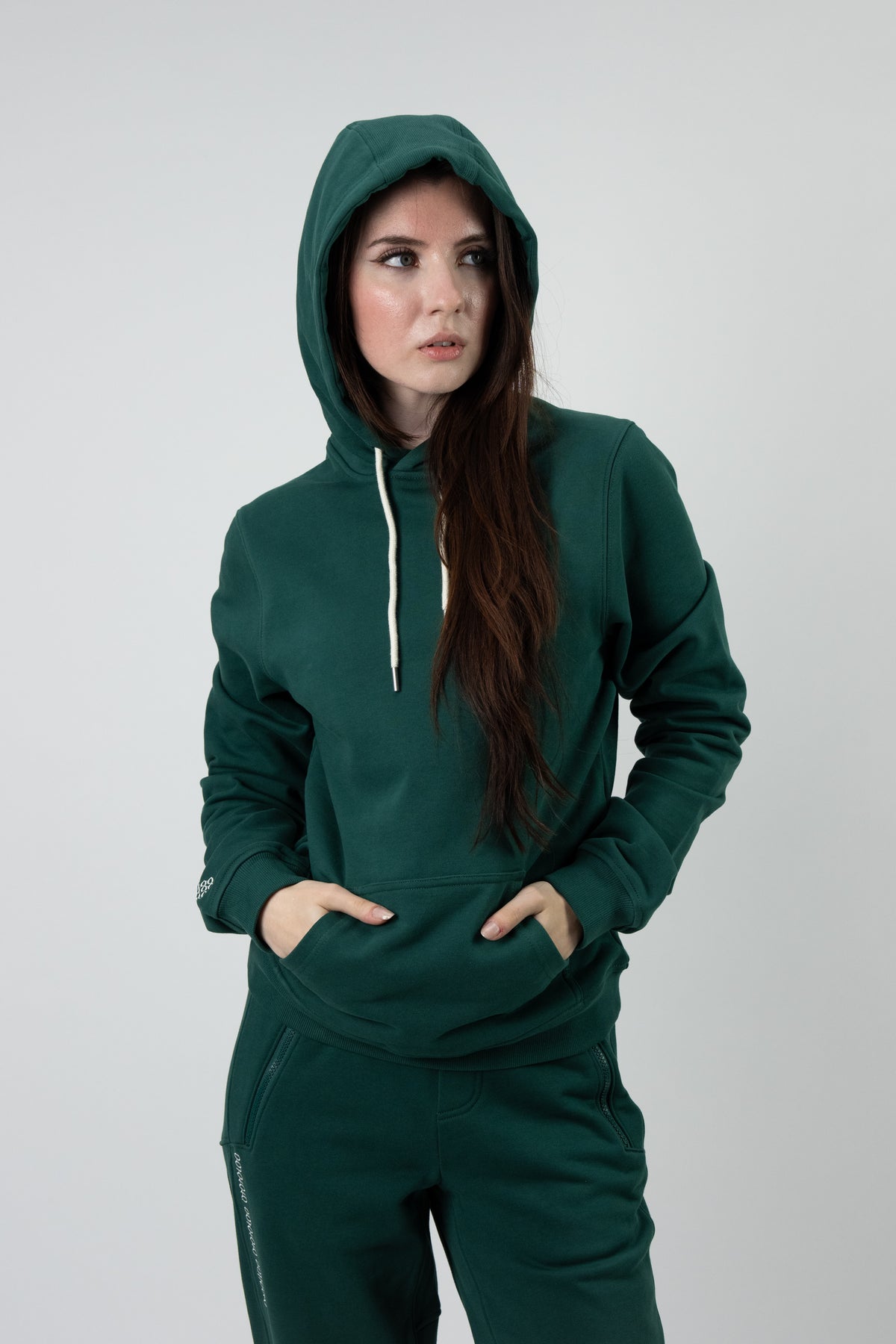 Model: Tatjana, Size: Small, Height: 5’7”/170cm #color_dark green
