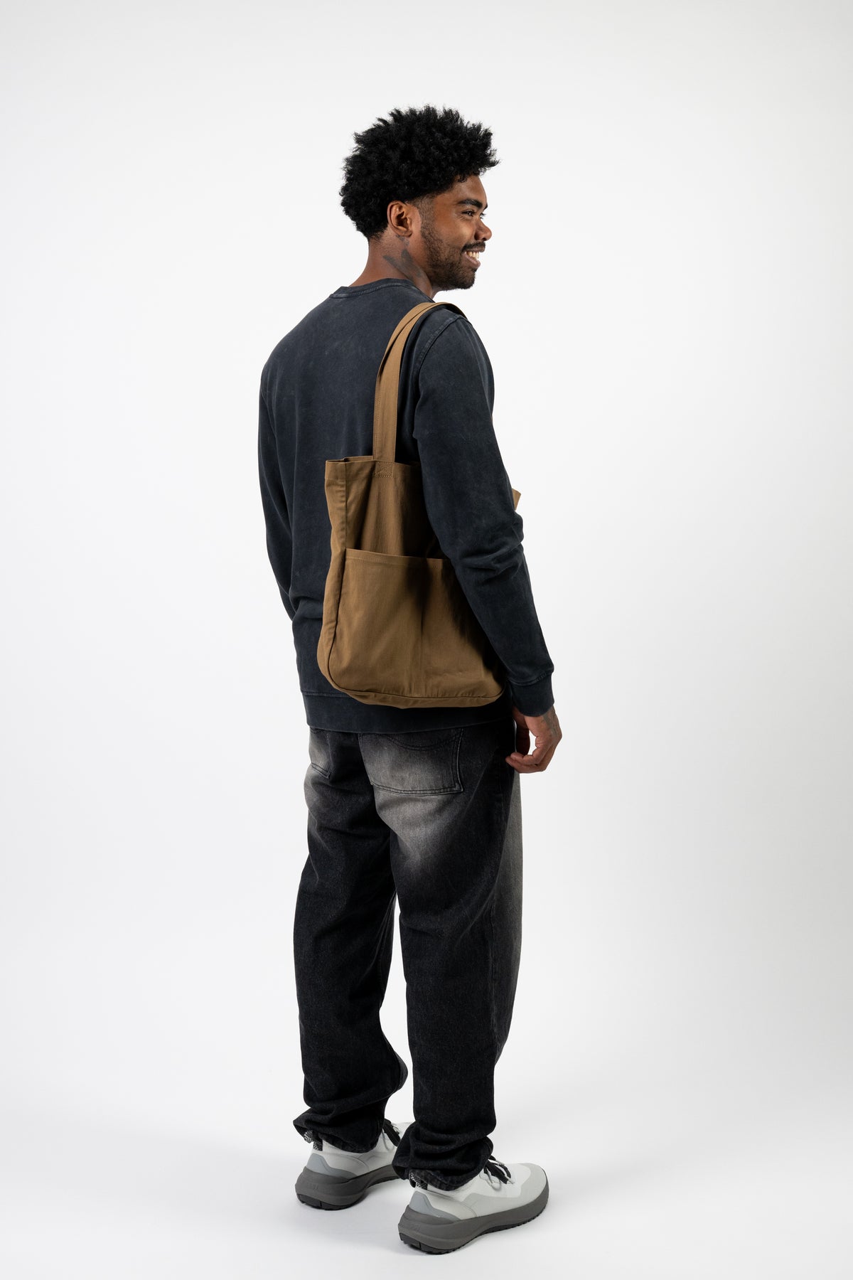 Model: Will Savage, Height: 5’10” #color_kangaroo