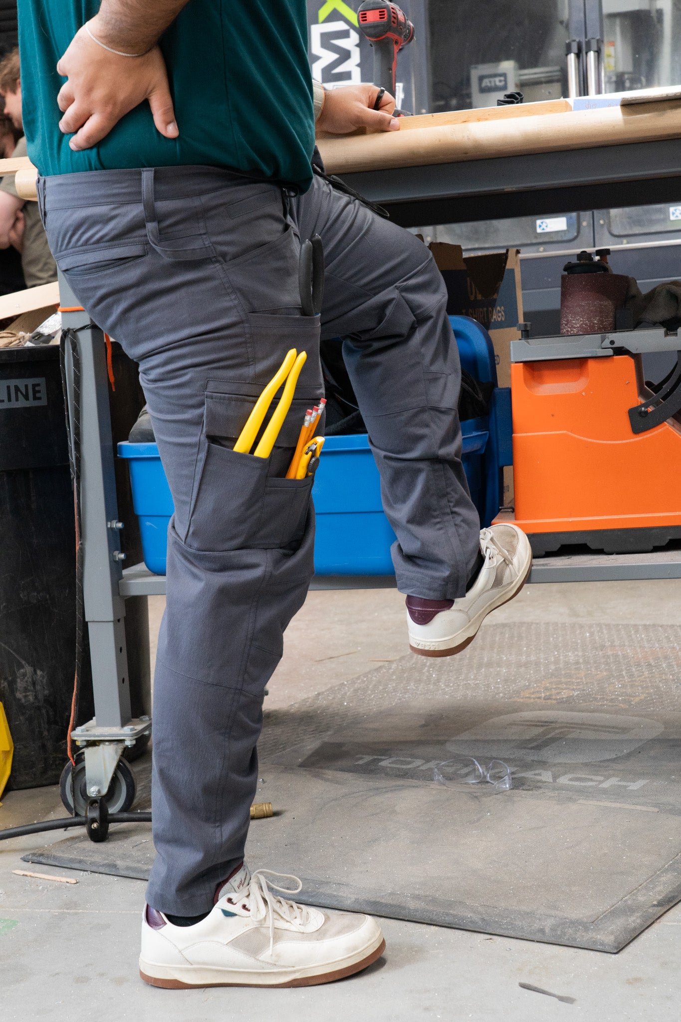 Model: Jake B, Inseam: Regular (30"), Waist: 34", Height: 5’9”/175cm