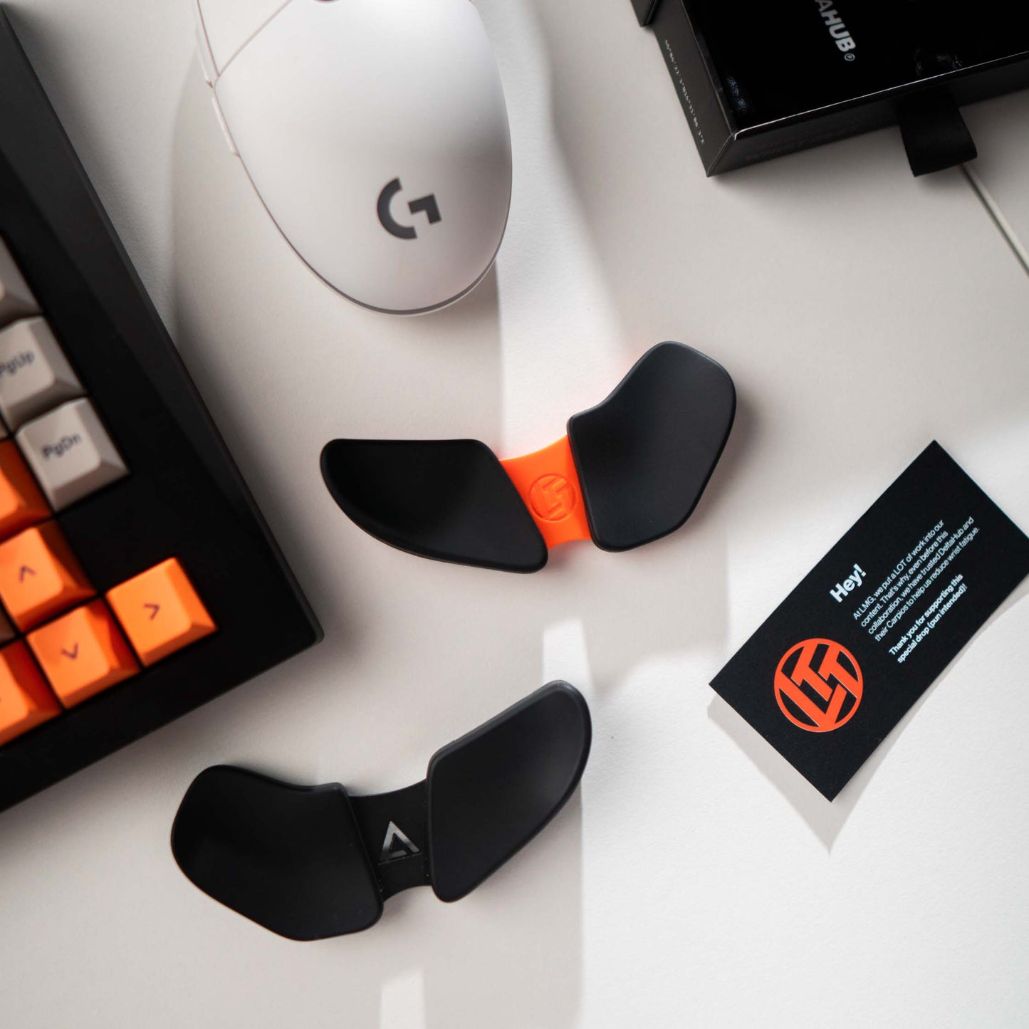 Northern Lights Desk Pad + DeltaHub LTT Wrist Rest Bundle