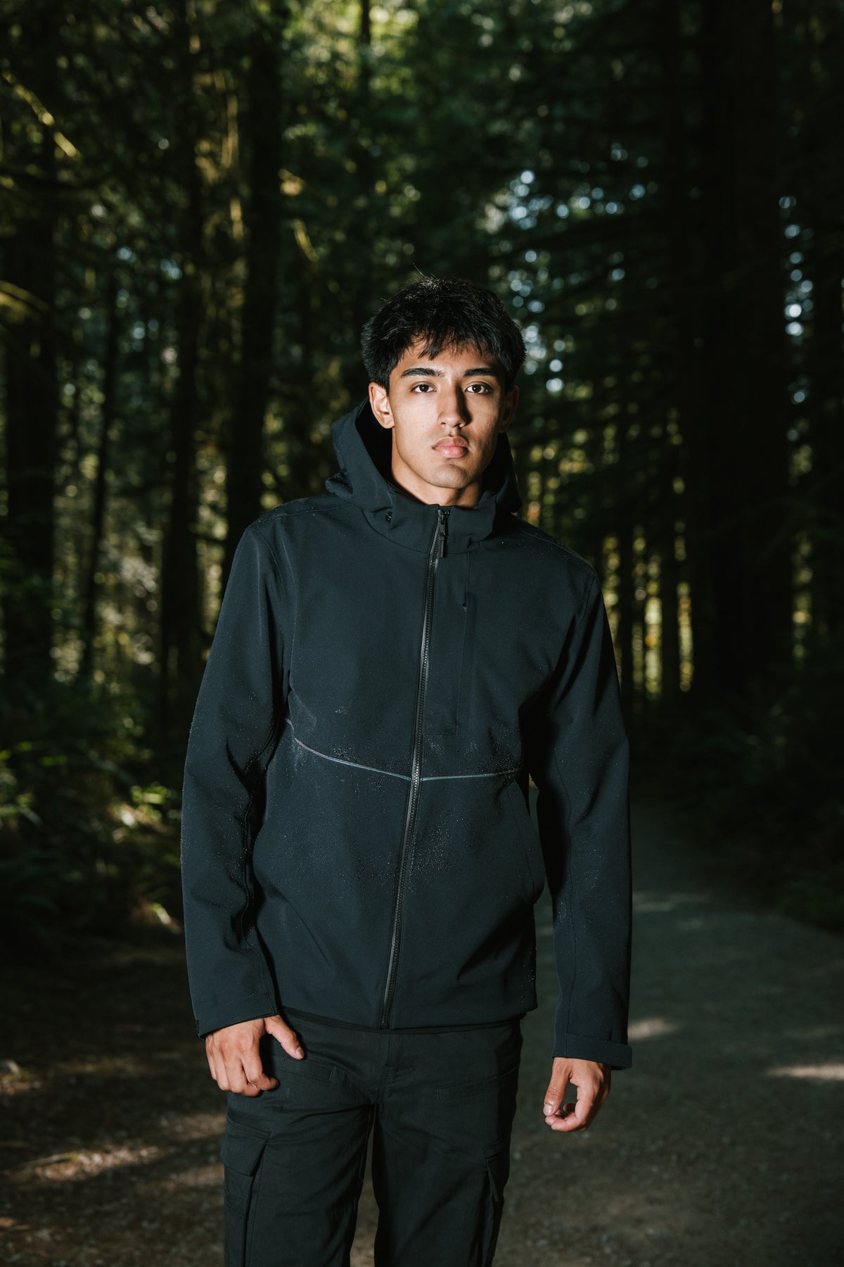Model: Vikram, Size: Medium, Height: 6'2¾"/190cm