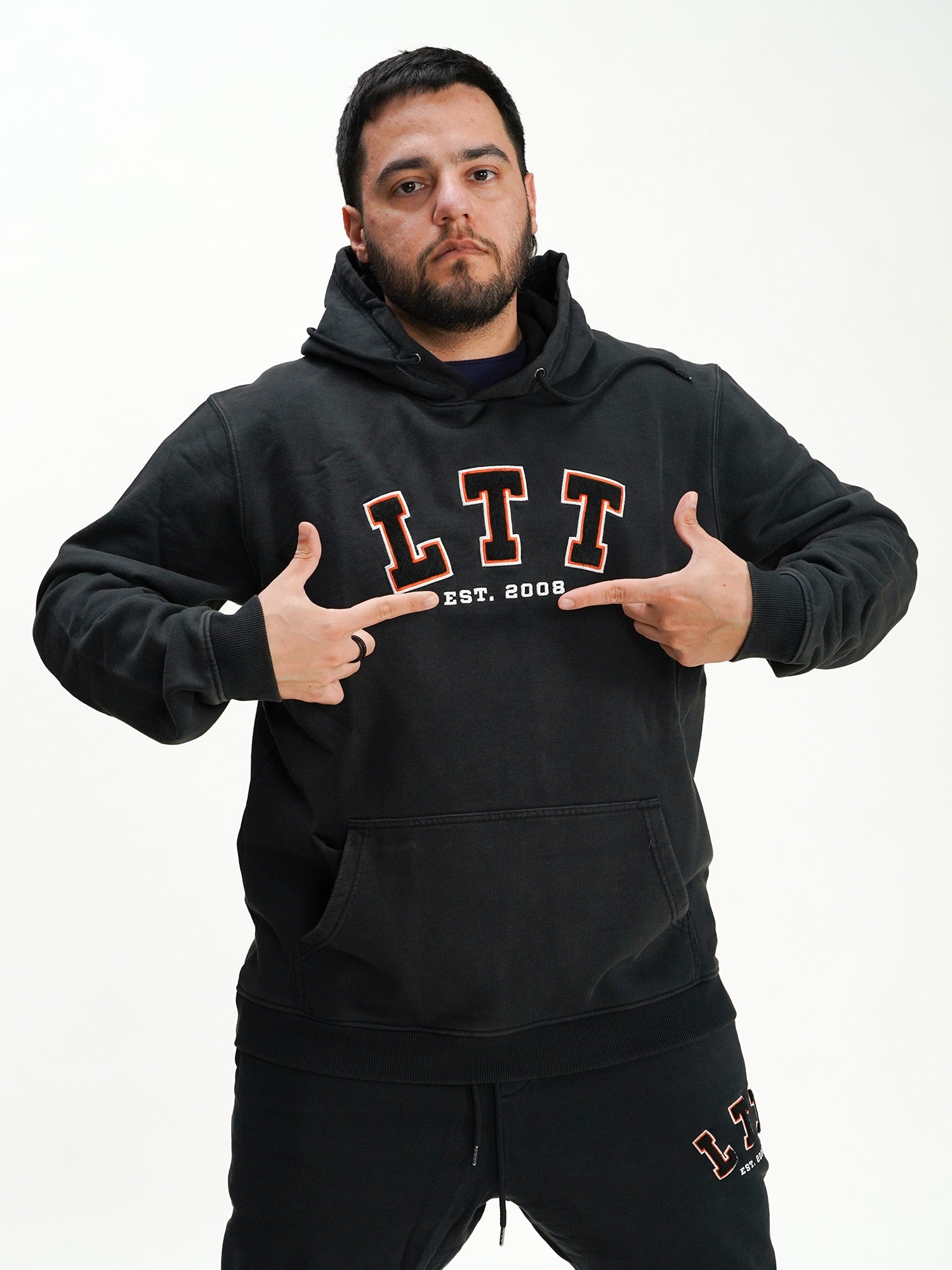 Model: Shahrad, Size: X-Large, Height: 5’11”/180cm